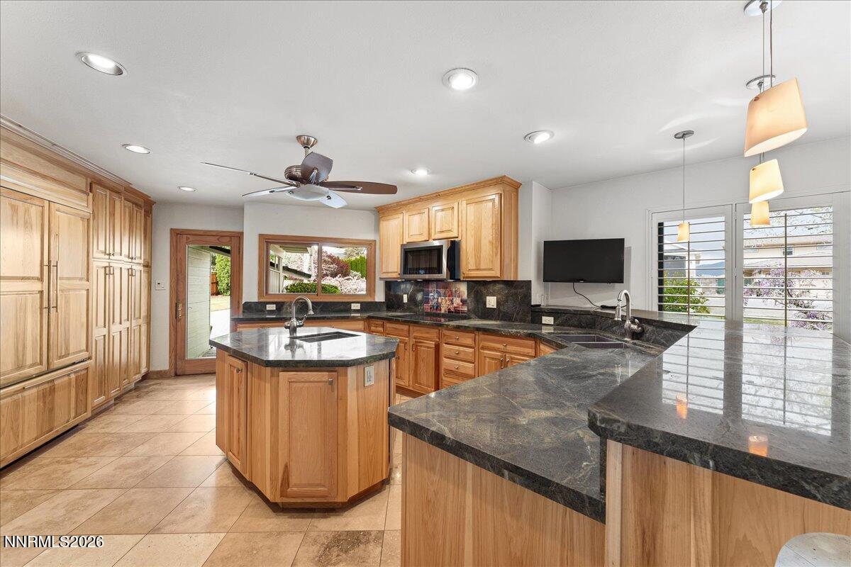 1840 Berkeley Drive Property Photo 13