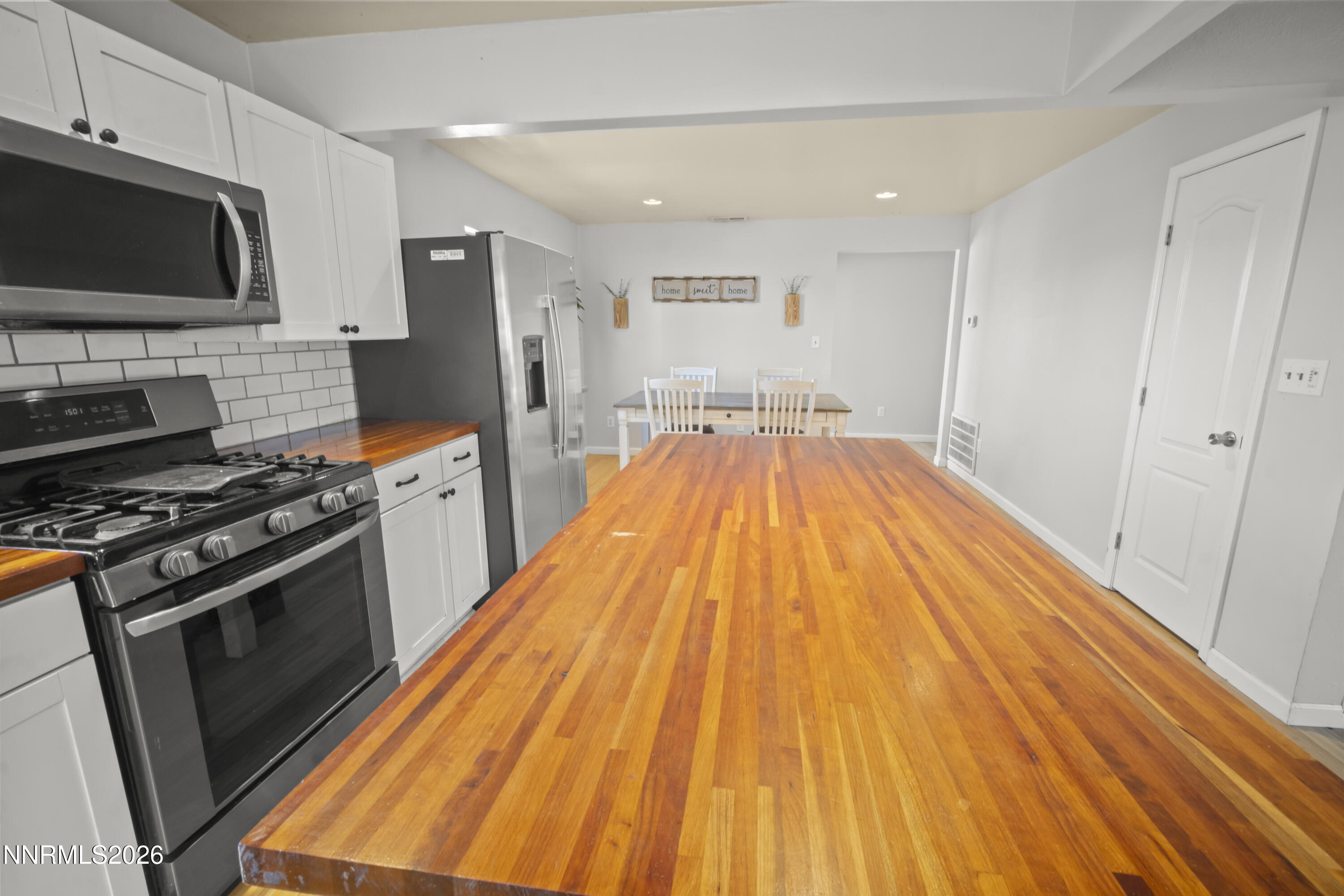 940 Curtis Place Property Photo 20