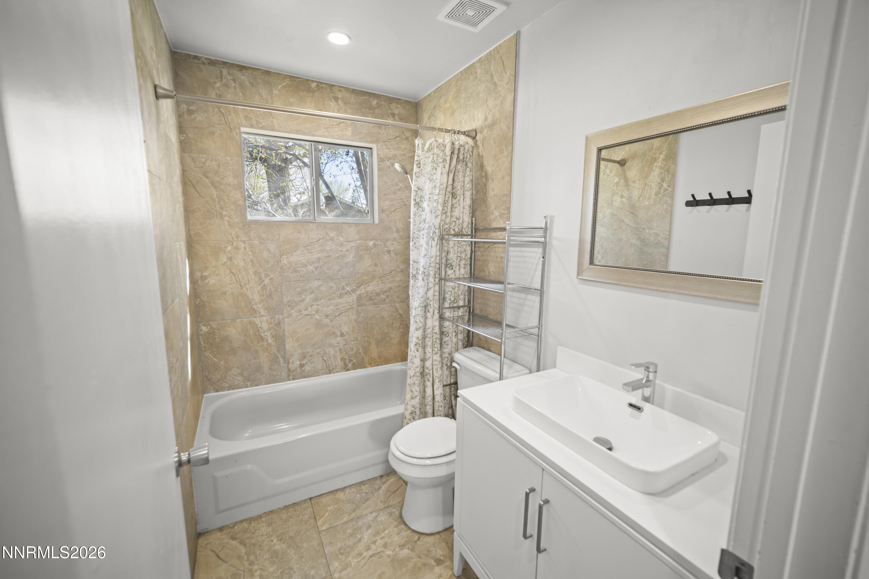 940 Curtis Place Property Photo 38