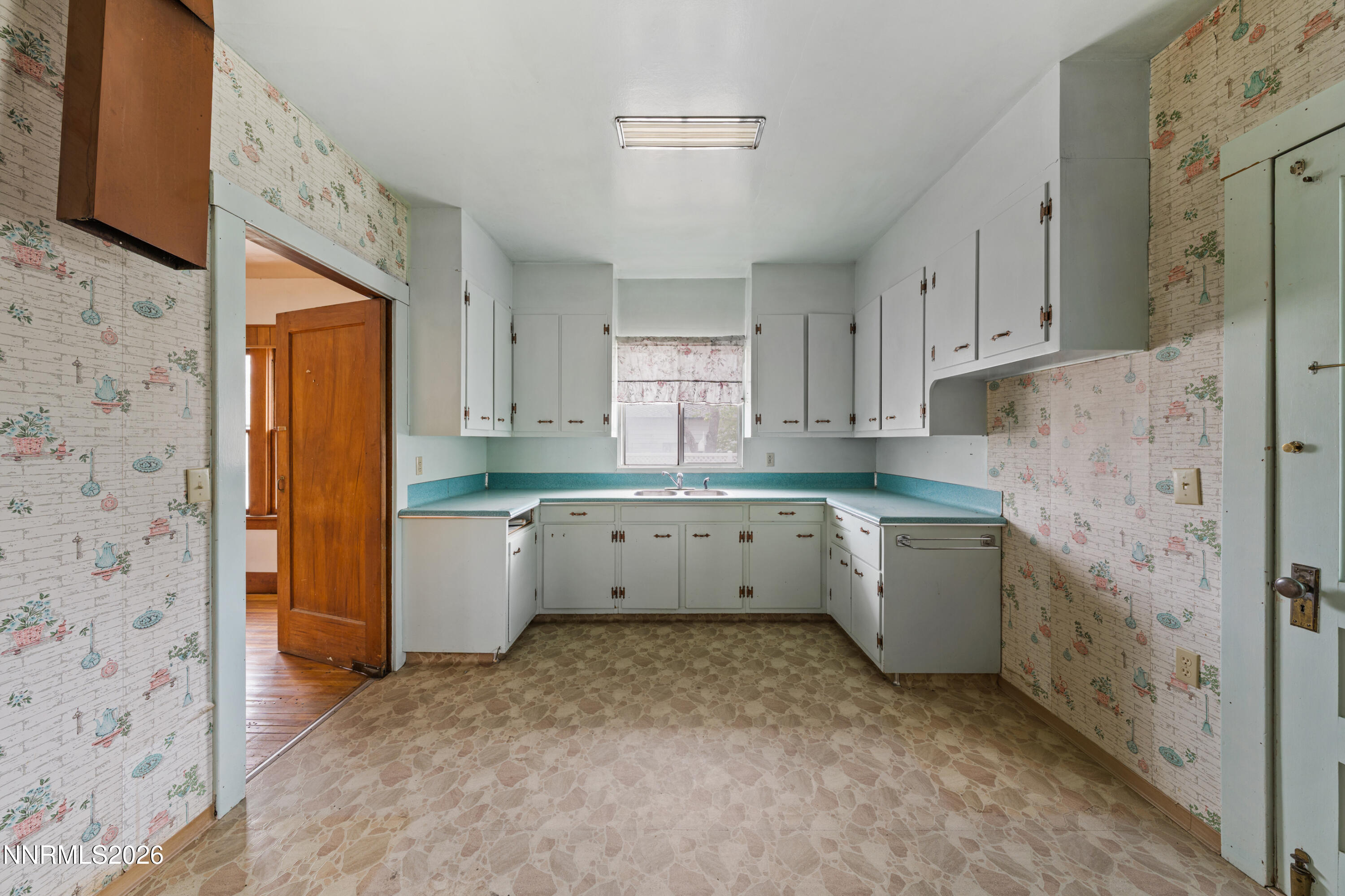 54 W 4th Street Property Photo 3