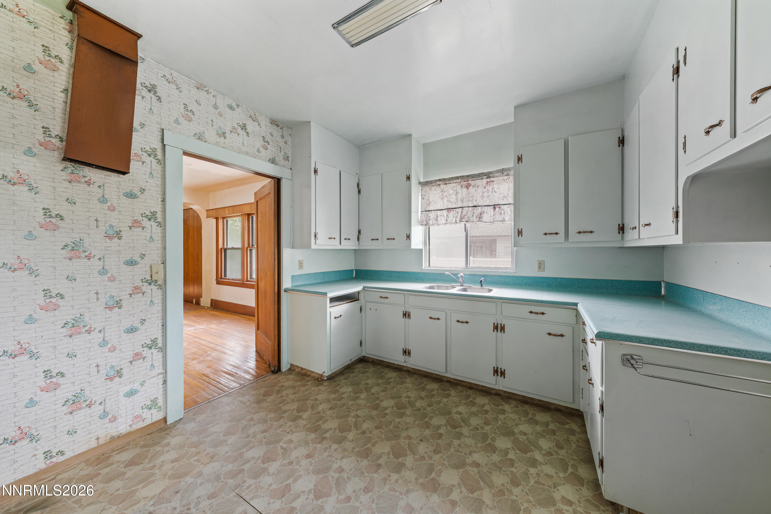 54 W 4th Street Property Photo 17