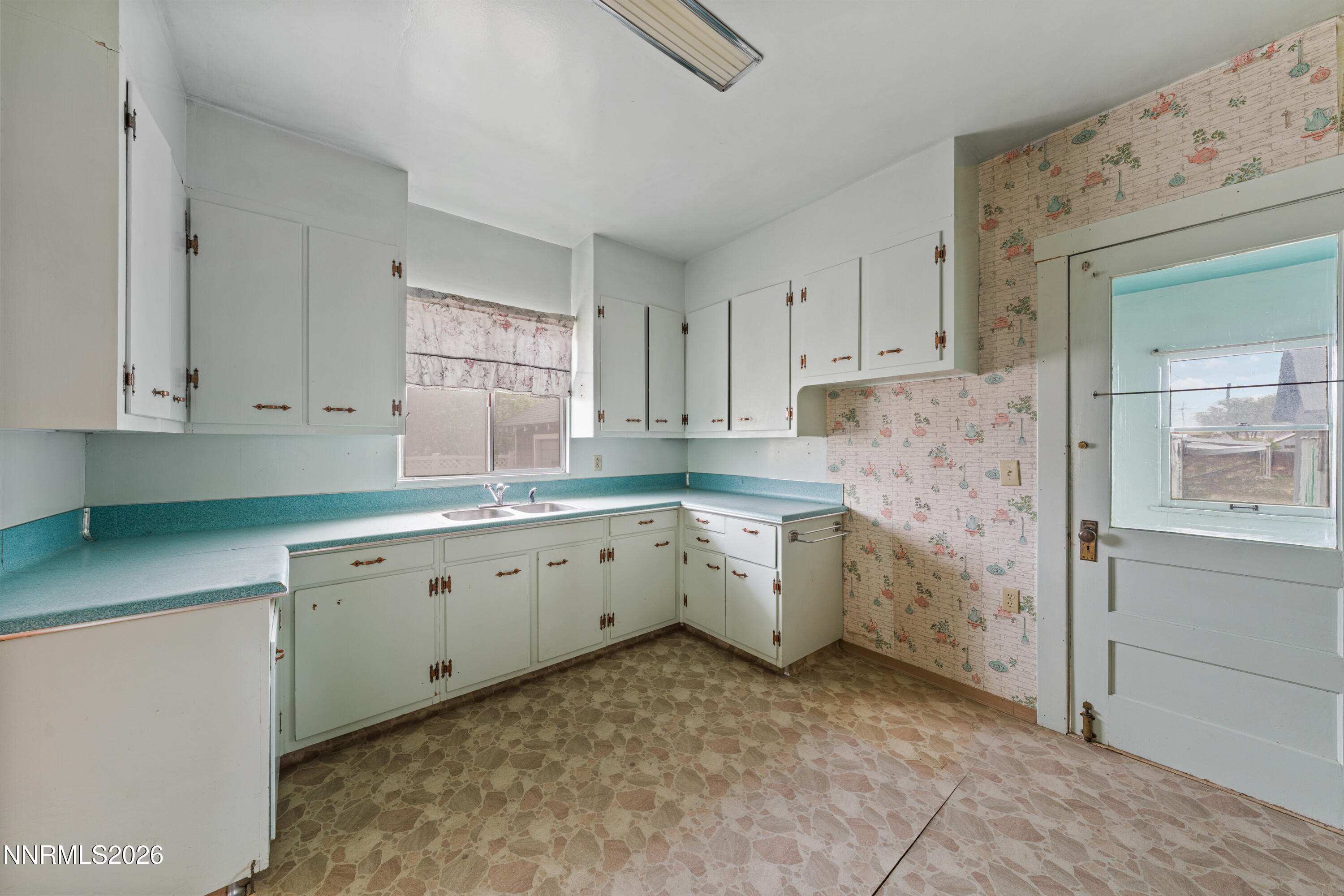 54 W 4th Street Property Photo 18