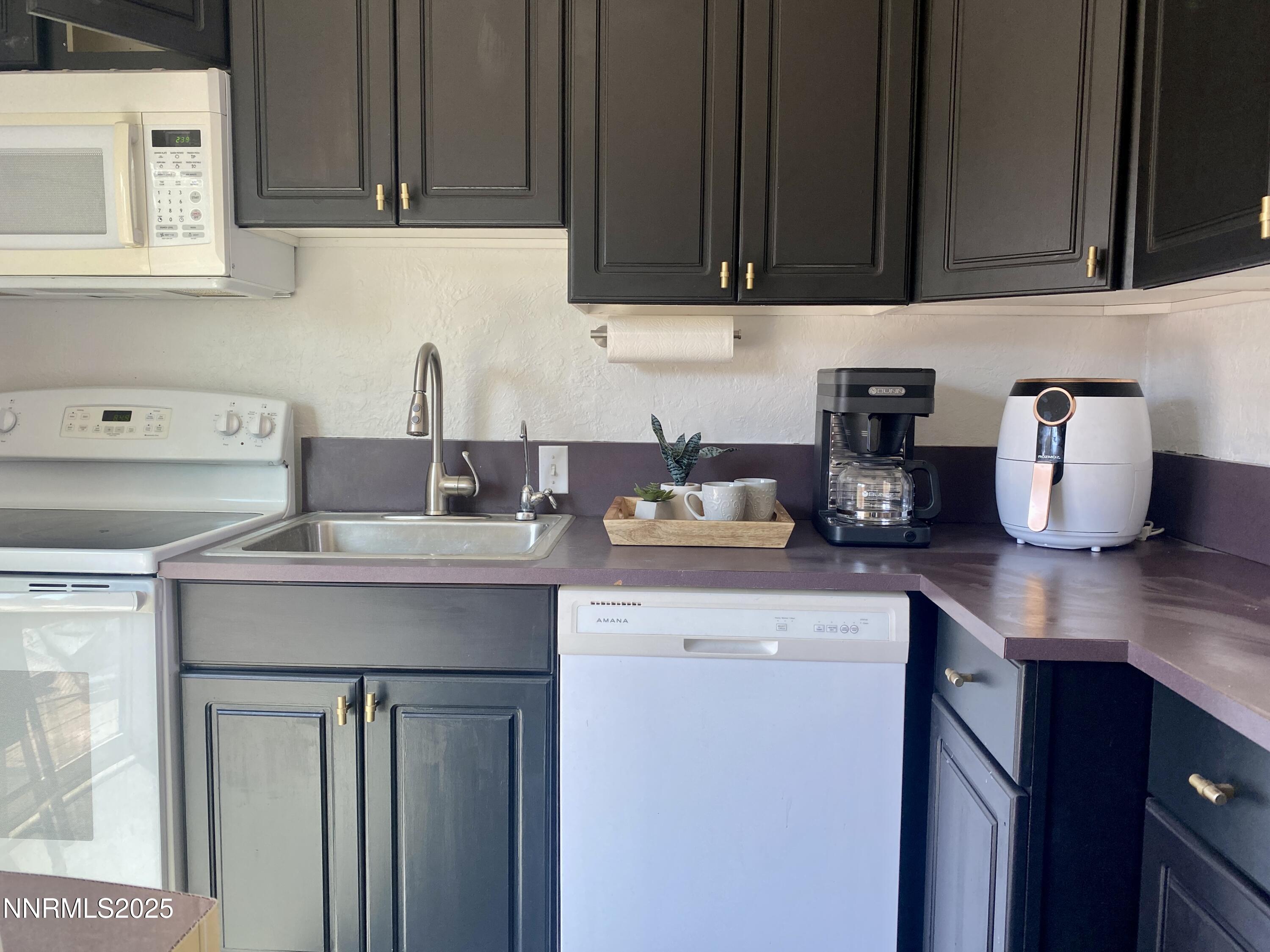 99 Bartlett Street Property Photo 6