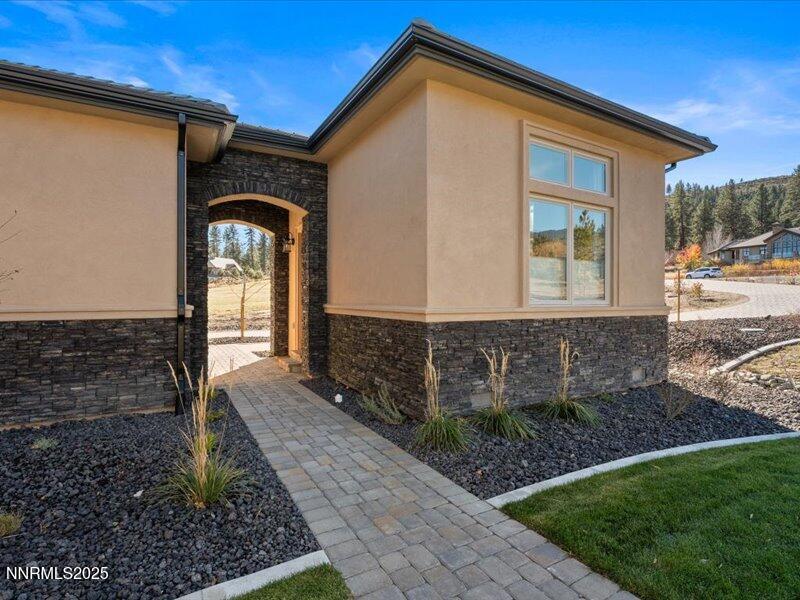 8 High Camp Court Property Photo 25