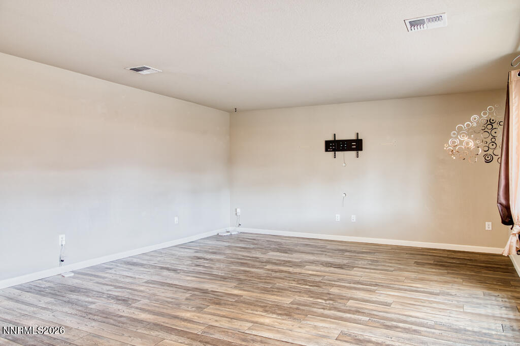 8957 Buffalo Grove Drive Property Photo 11