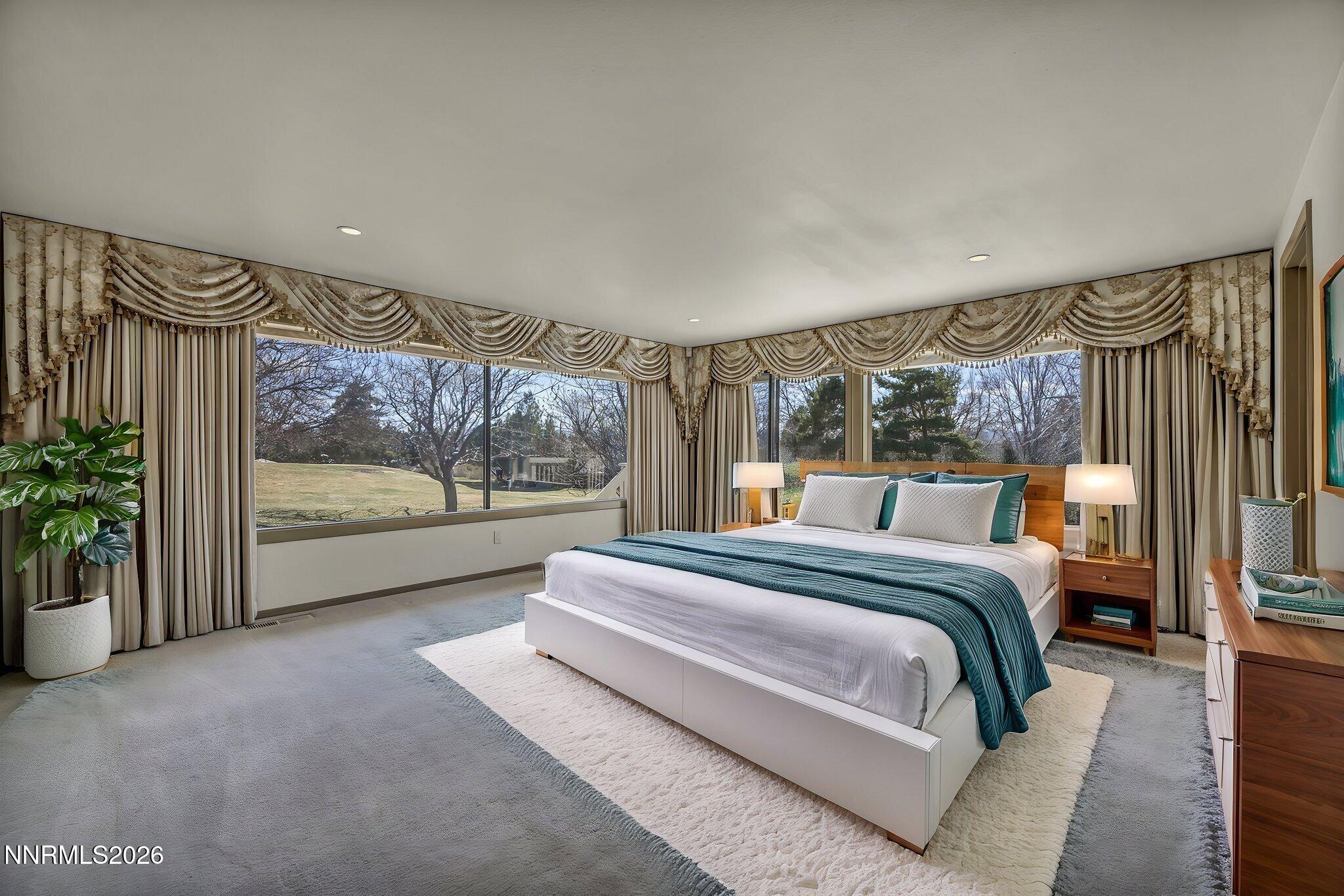 2570 Spinnaker Drive Property Photo 6