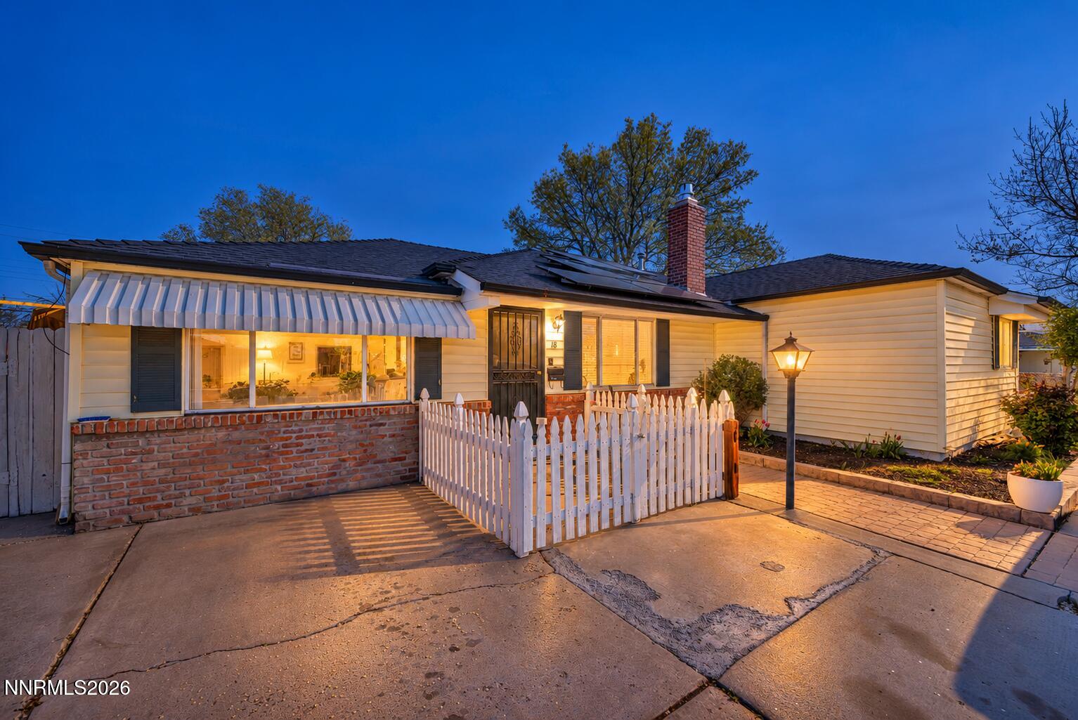 18 E Prater Way Property Photo 1