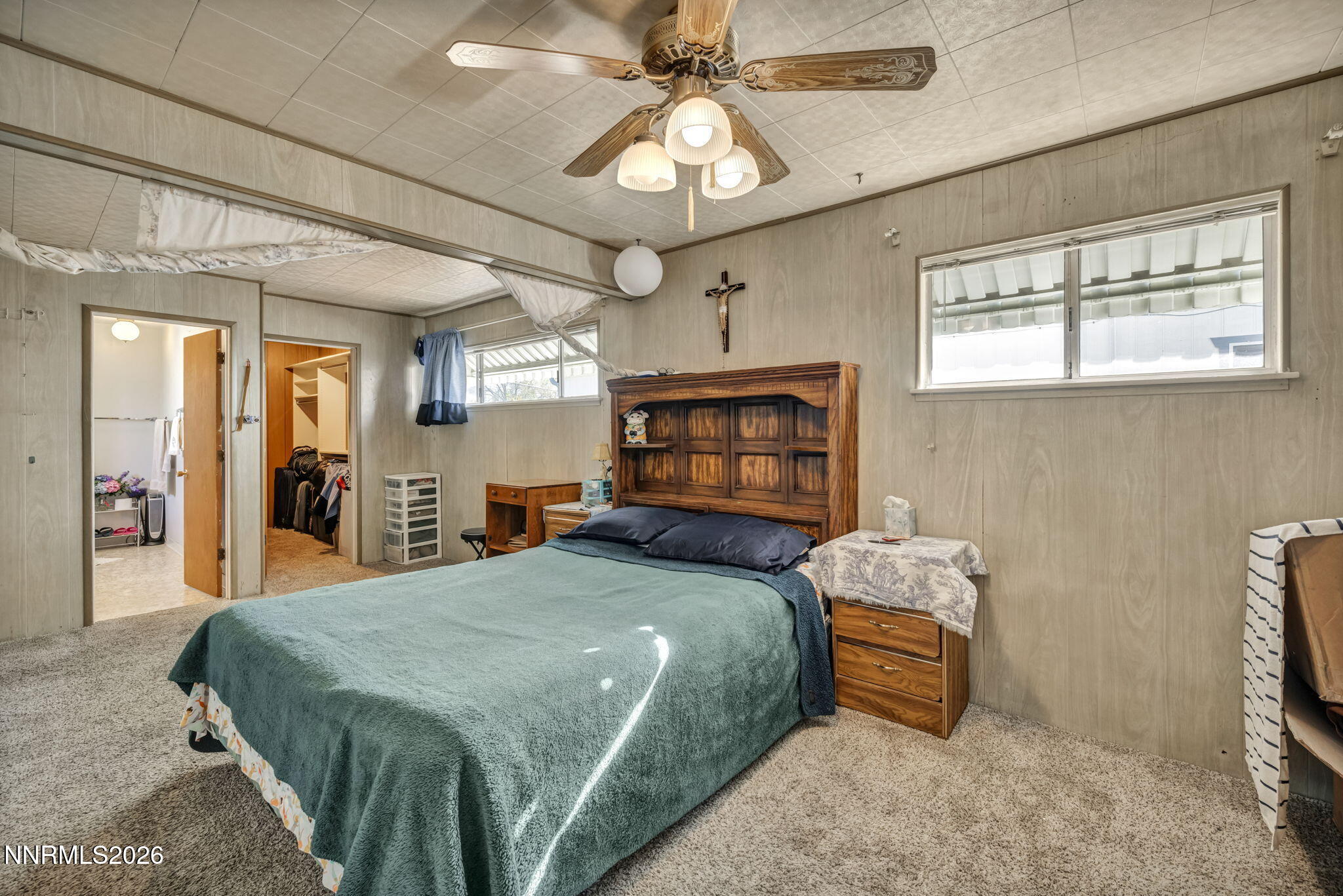 18 E Prater Way Property Photo 19