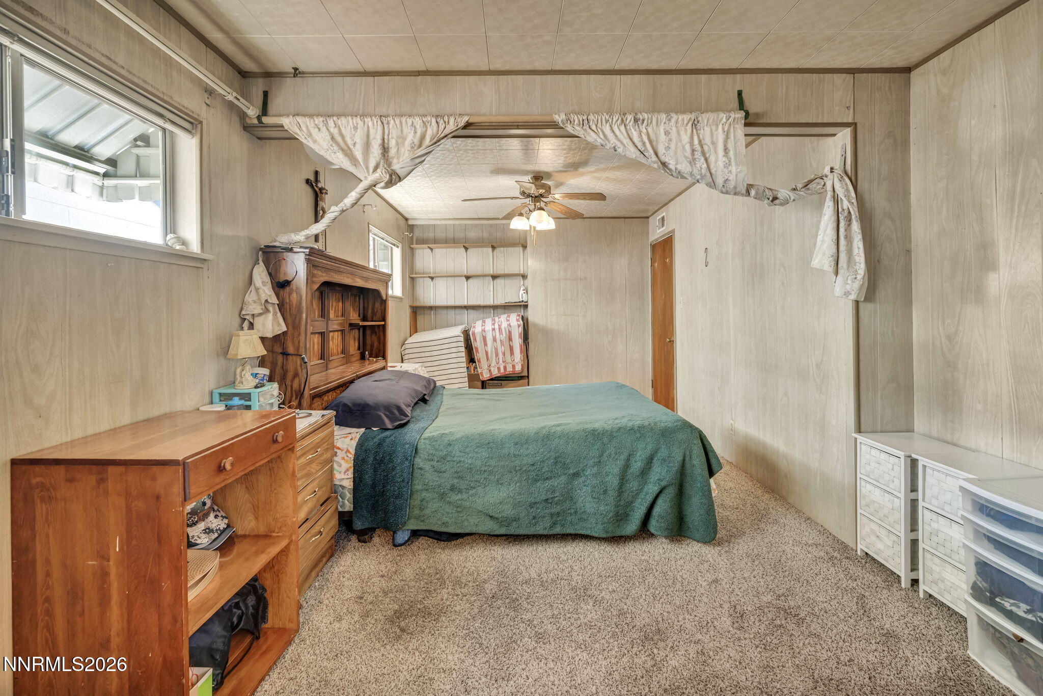 18 E Prater Way Property Photo 20