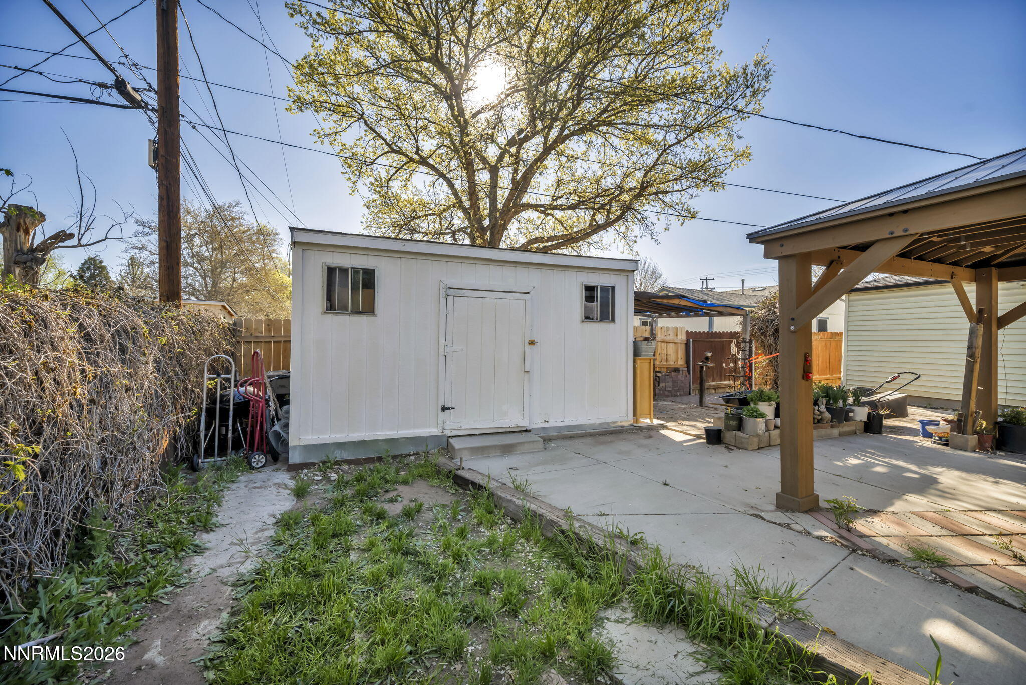 18 E Prater Way Property Photo 31