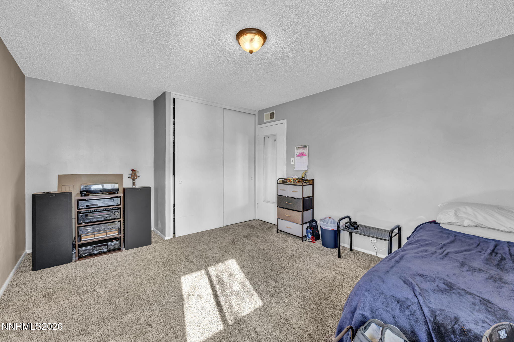 18 E Prater Way Property Photo 37