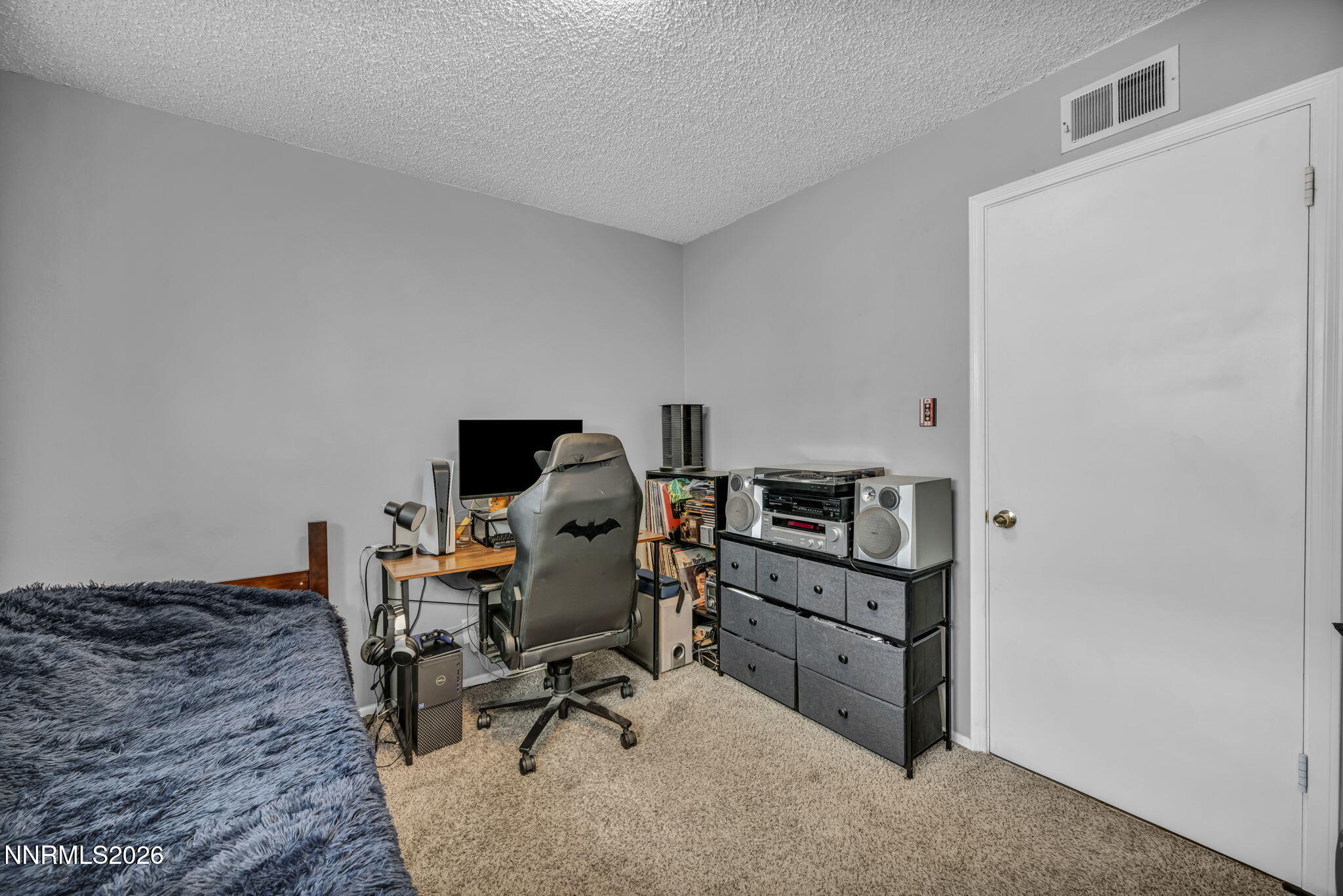 18 E Prater Way Property Photo 40