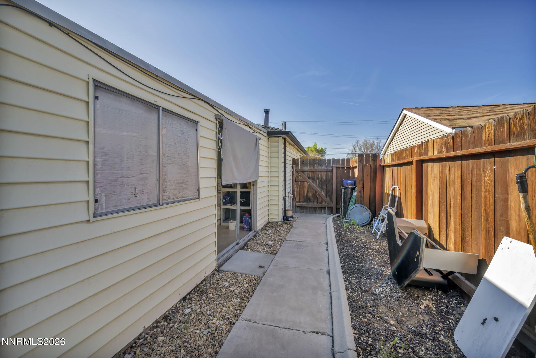 18 E Prater Way Property Photo 41