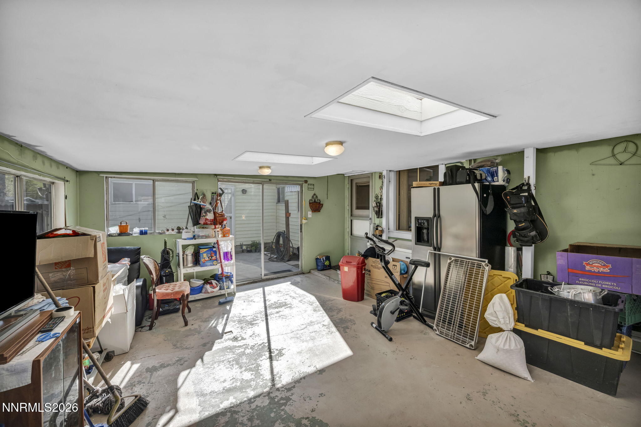 18 E Prater Way Property Photo 45