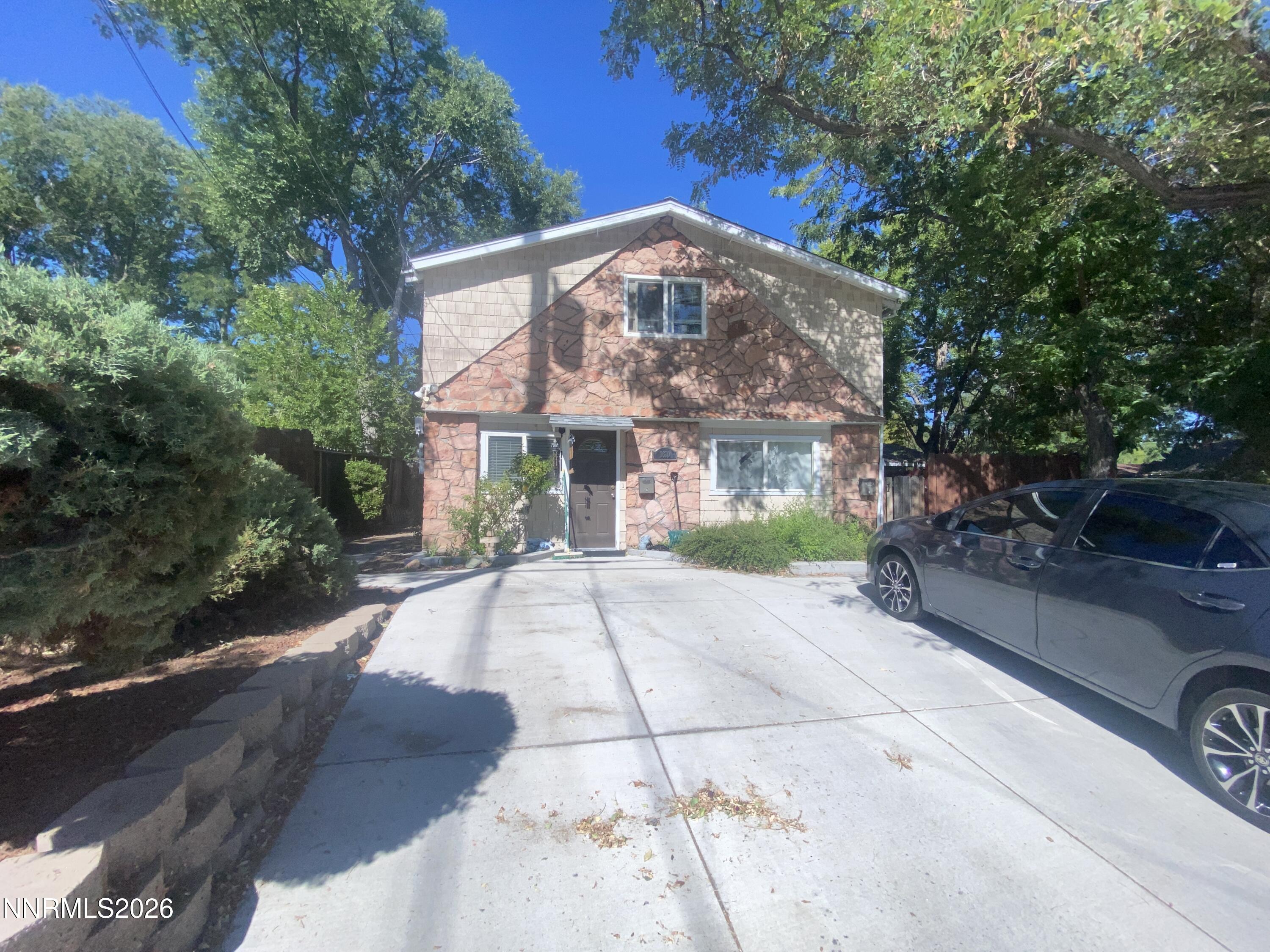 1610 N Stewart Street Property Photo 1