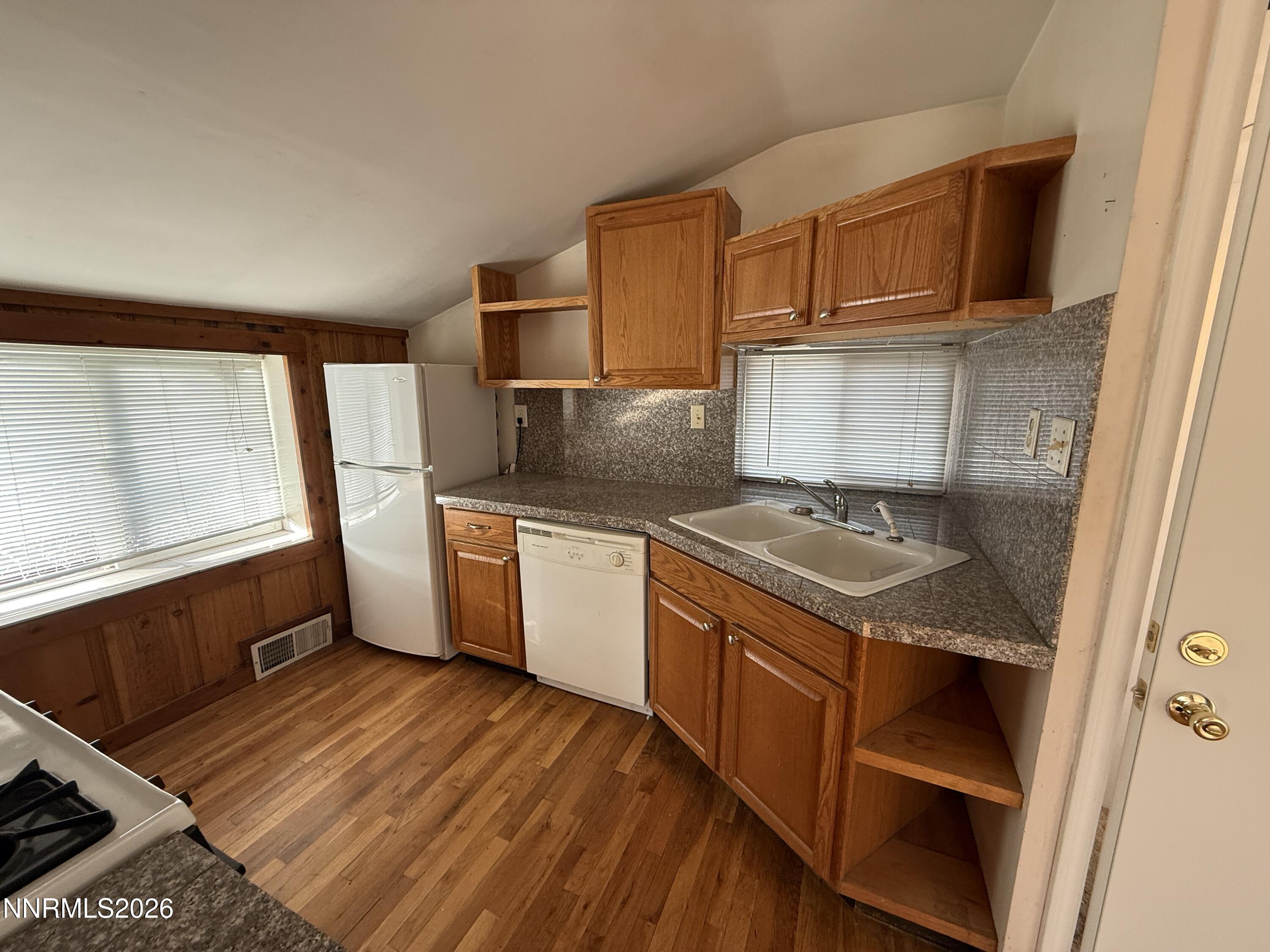 1610 N Stewart Street Property Photo 2