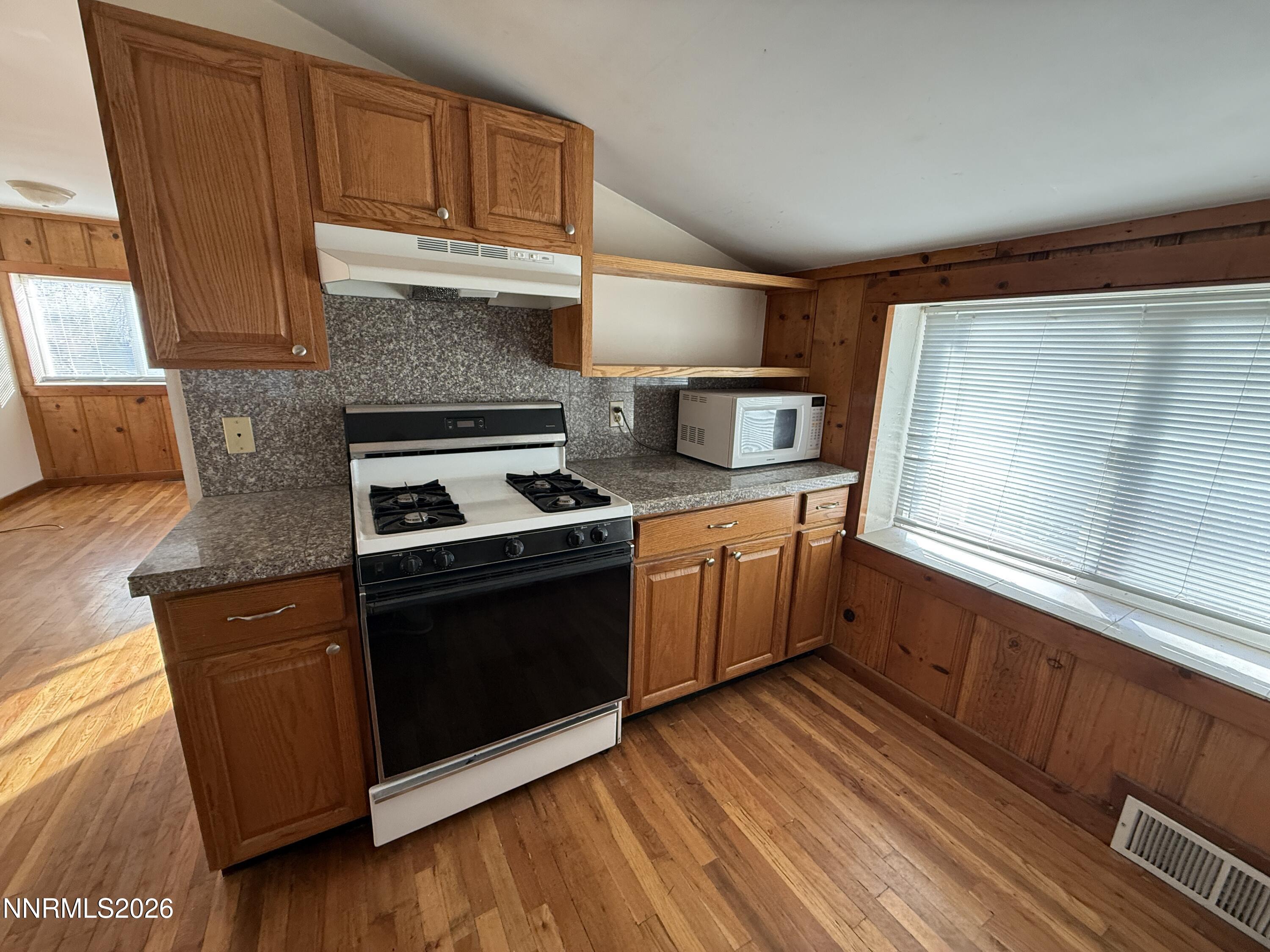 1610 N Stewart Street Property Photo 4