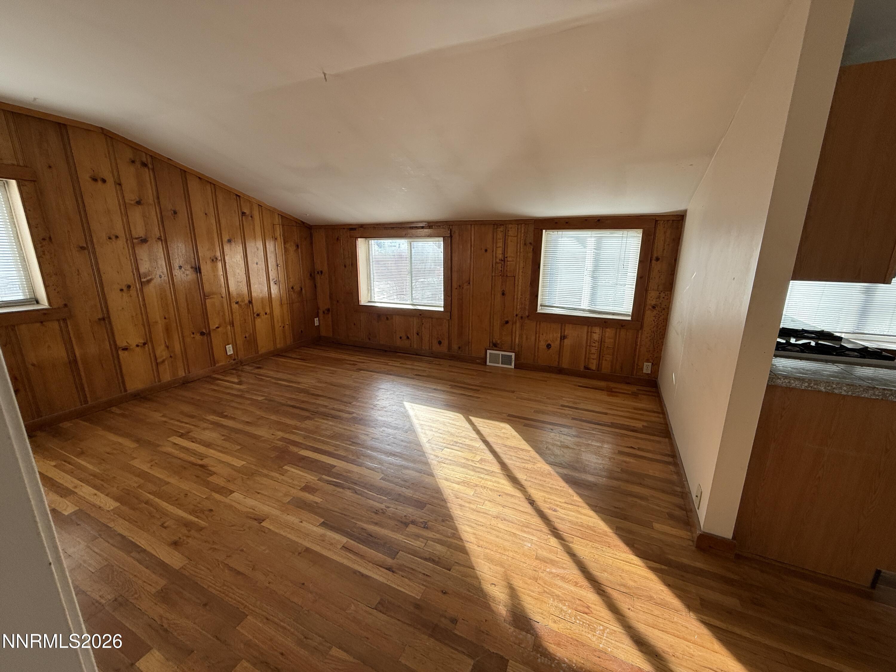 1610 N Stewart Street Property Photo 6