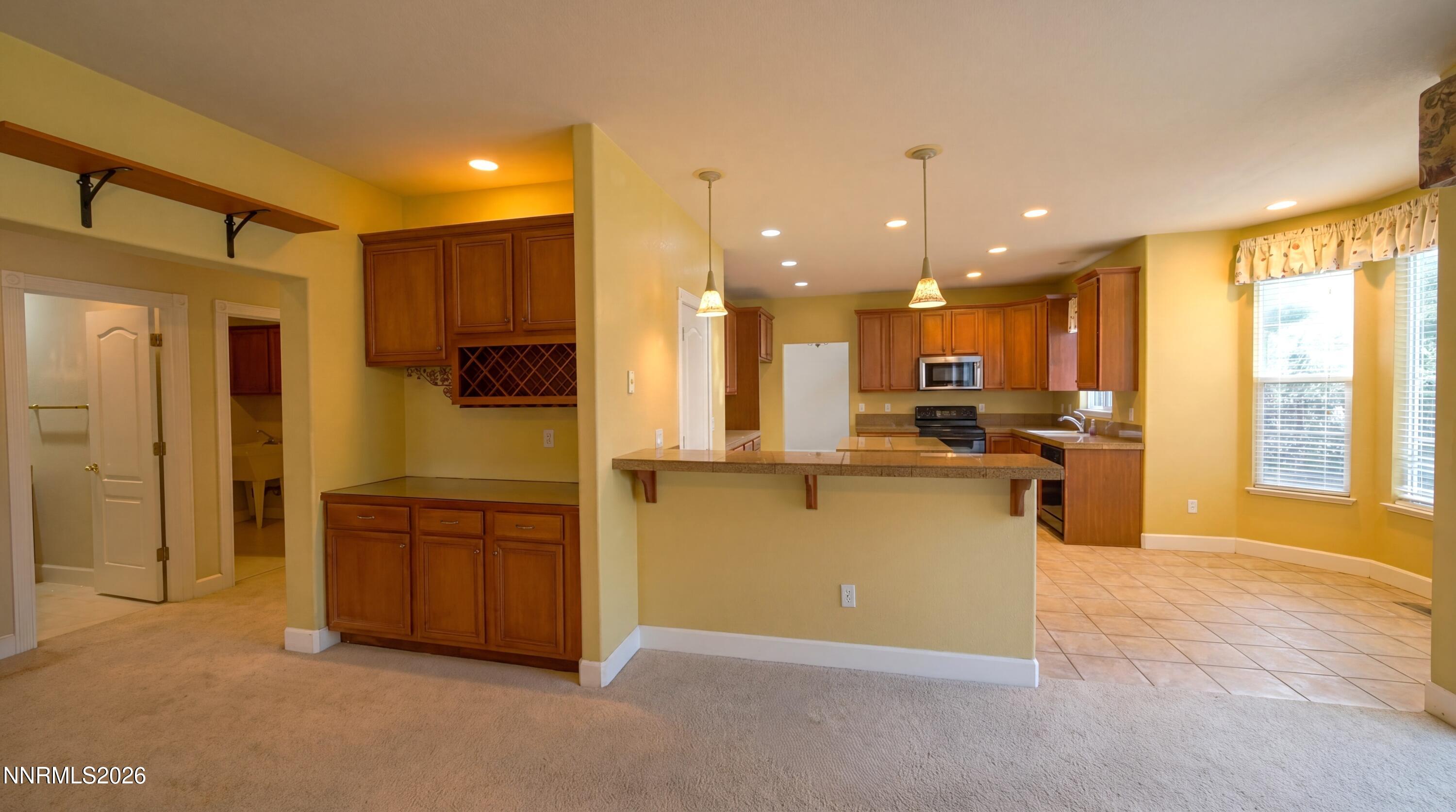 2740 E D'arcy Court Property Photo 9
