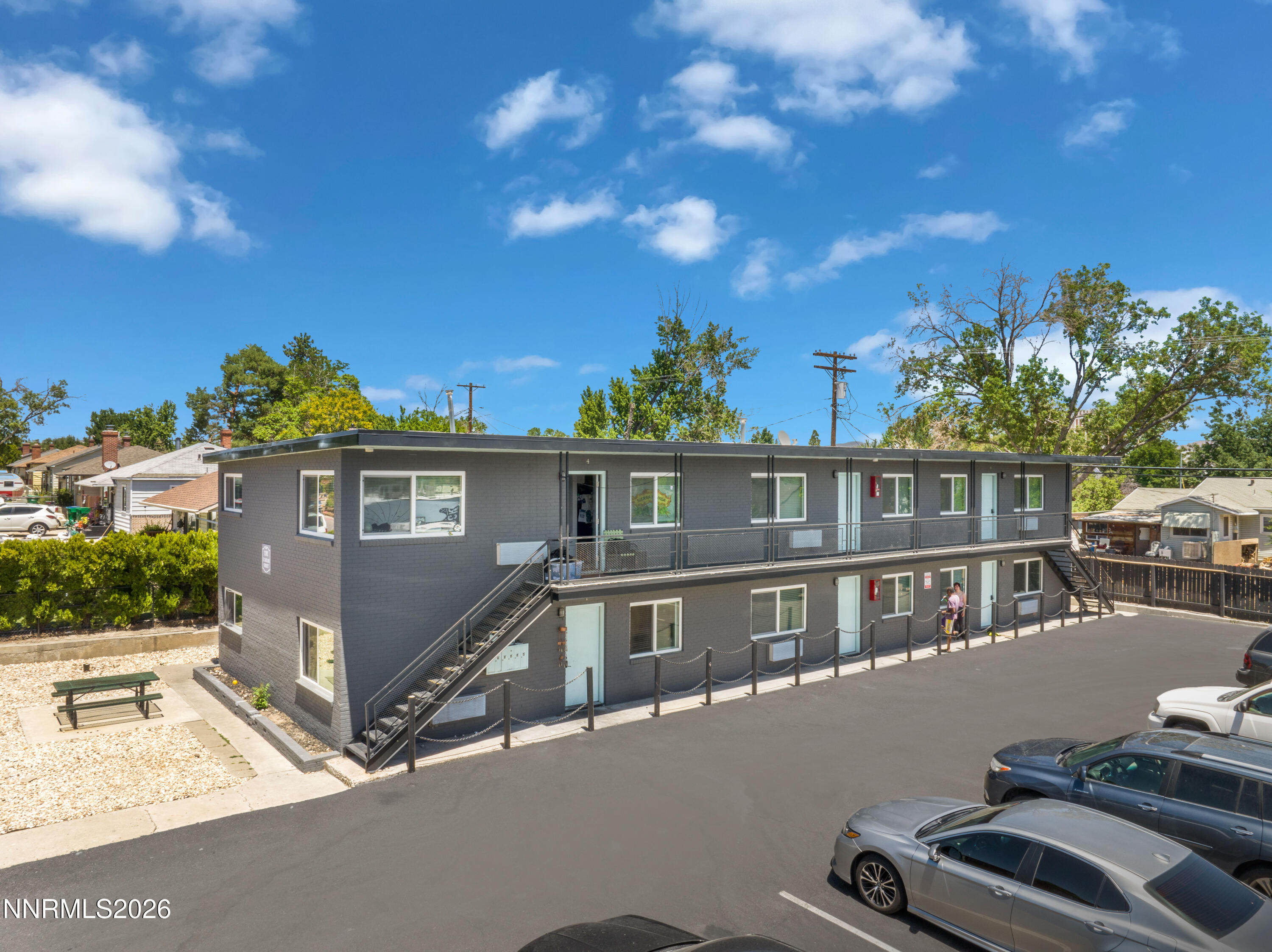1101 E Taylor Street Property Photo 1