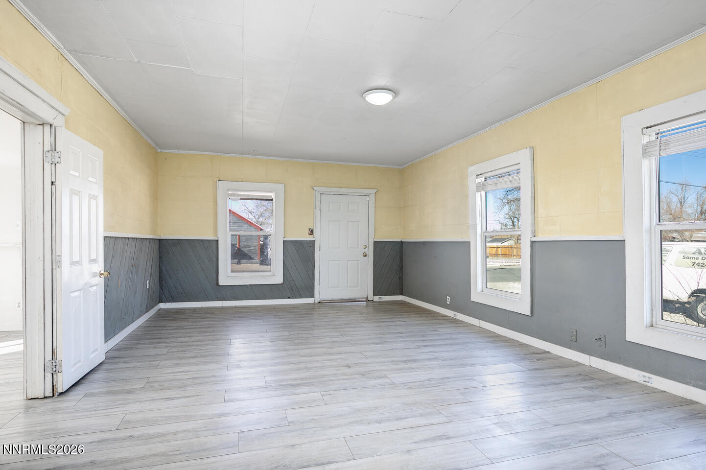 697 S Mc Lean Street Property Photo 5