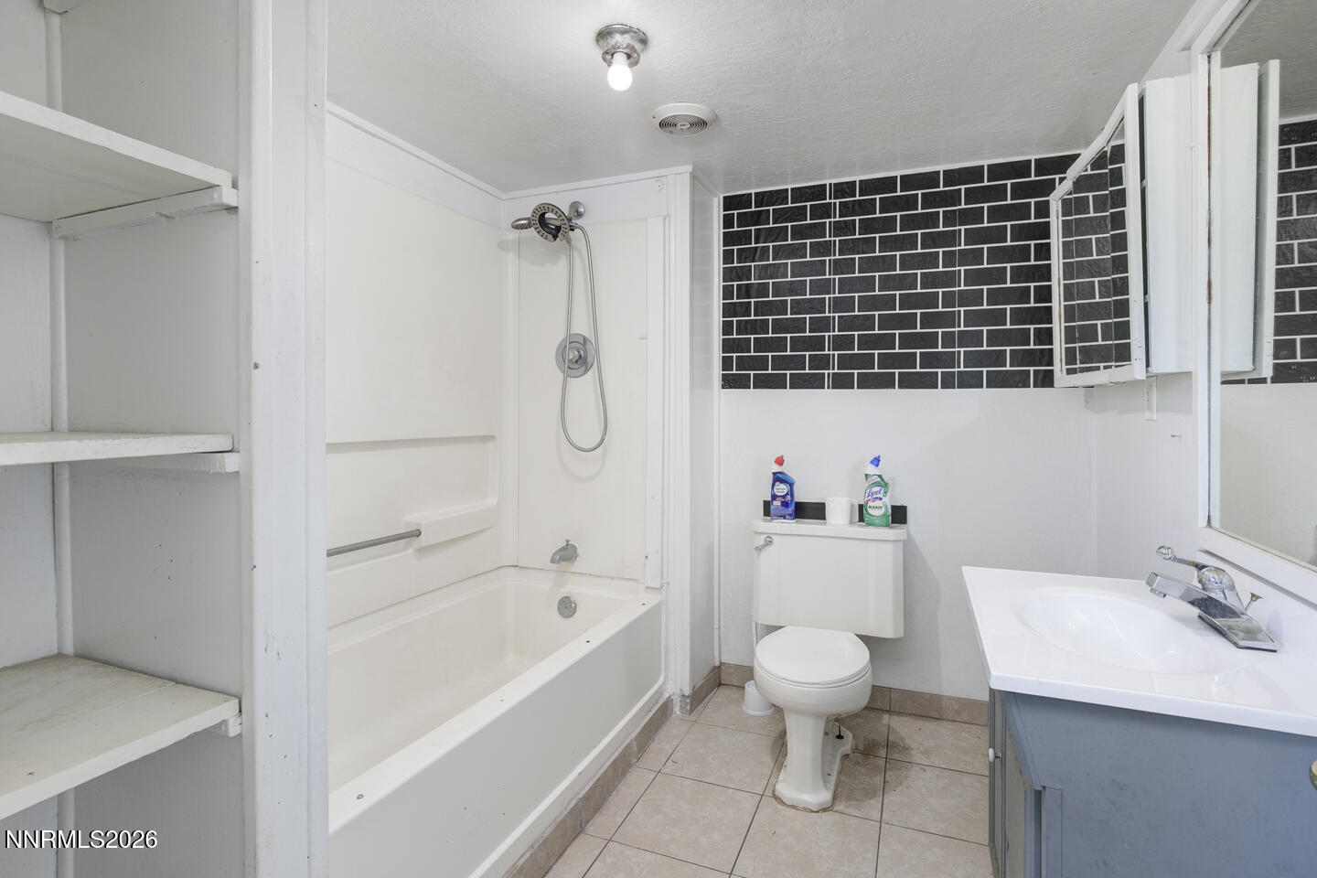 697 S Mc Lean Street Property Photo 9