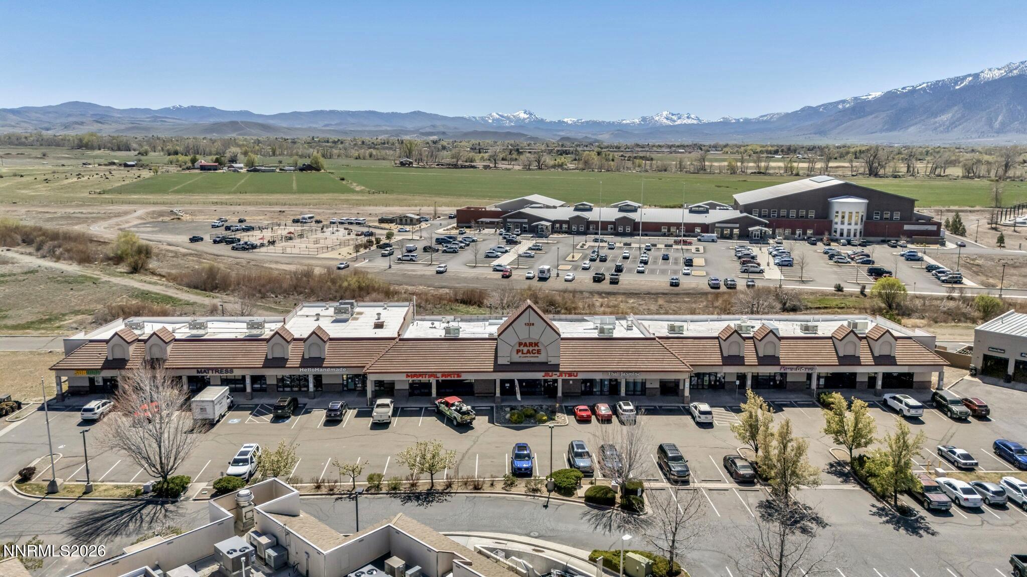 1332 N Highway 395 Property Photo 1