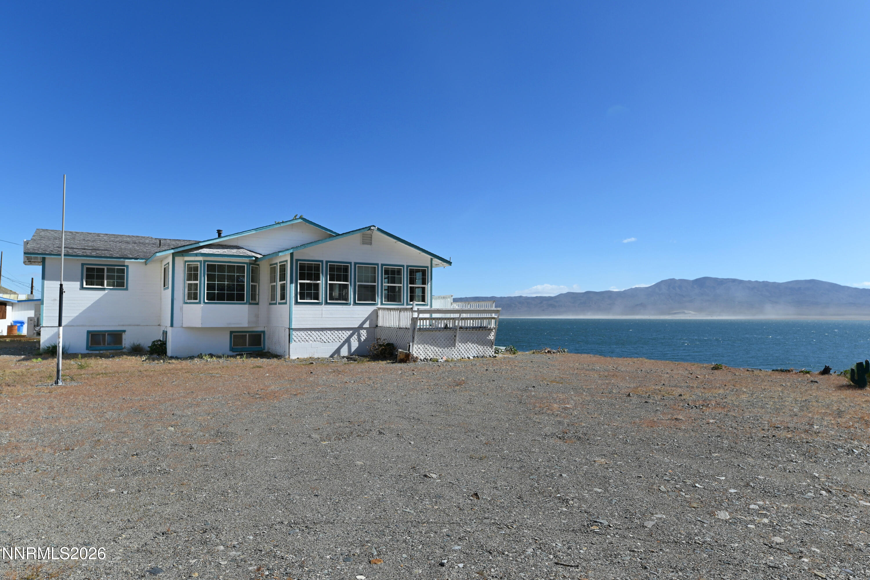 237 Lakeshore Drive Property Photo 3