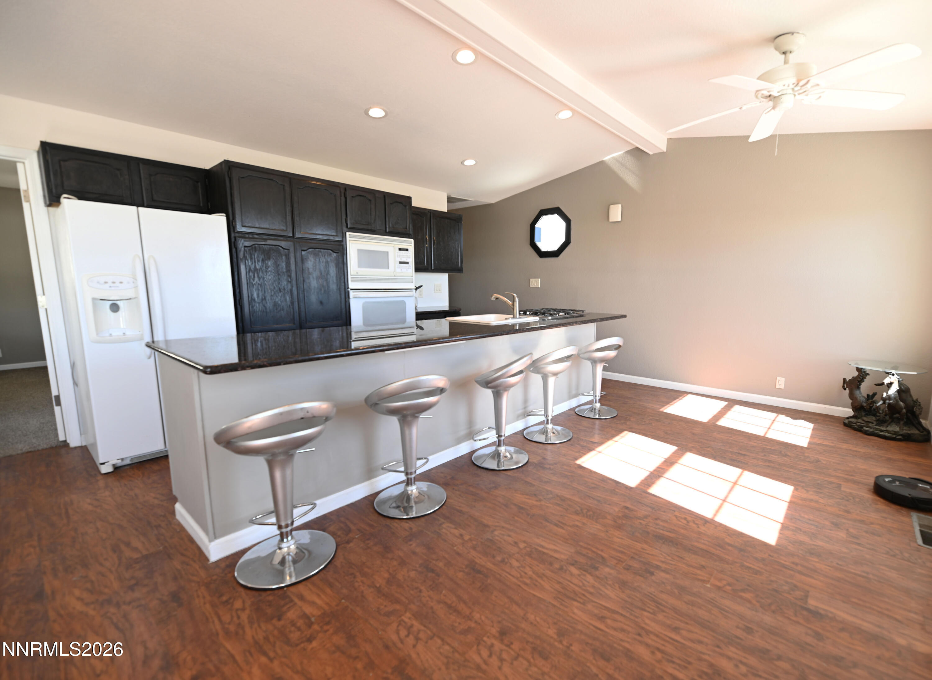 237 Lakeshore Drive Property Photo 5