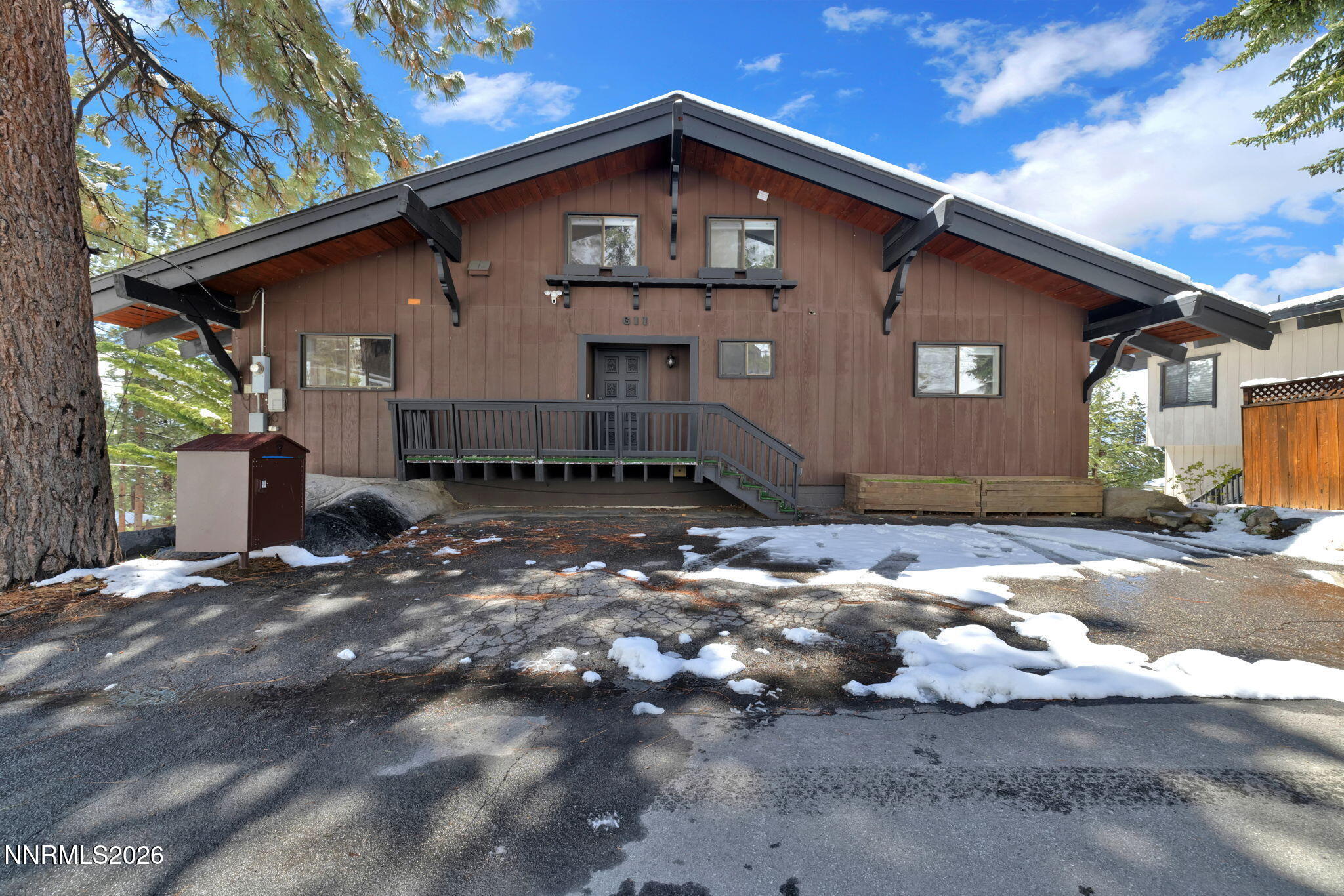 611 Jerry Drive Property Photo 2