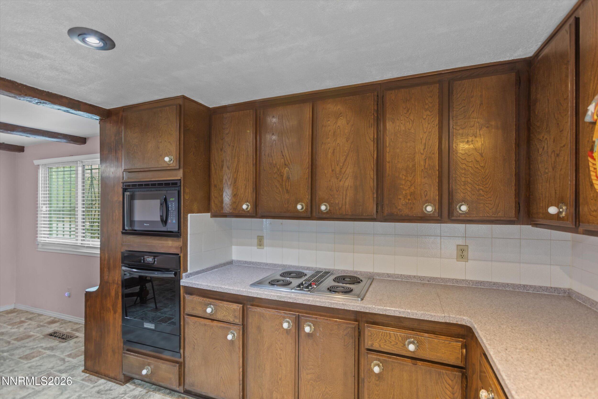 4960 Lakeside Drive Property Photo 13