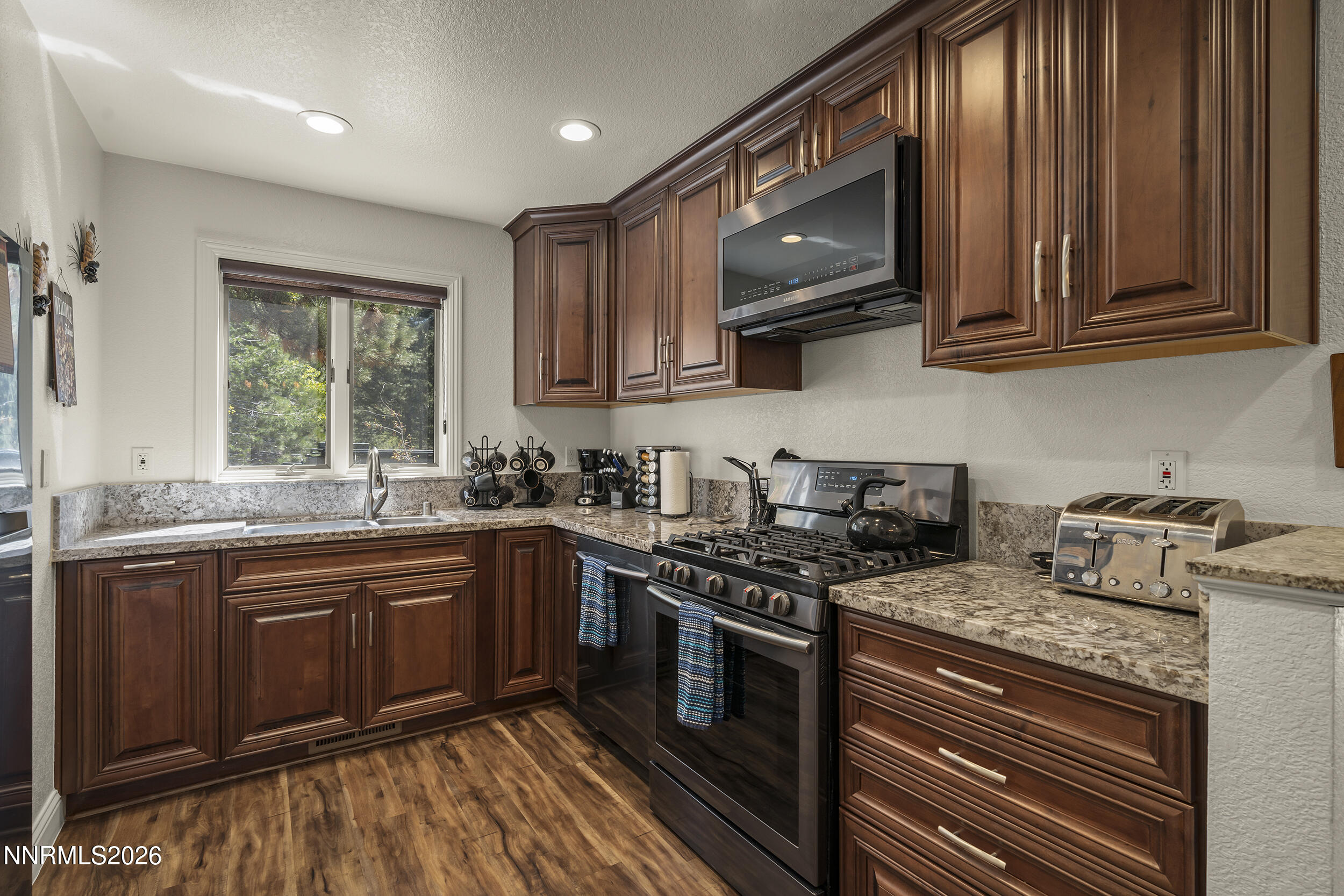 939 Incline Way Unit 200 Property Photo 6