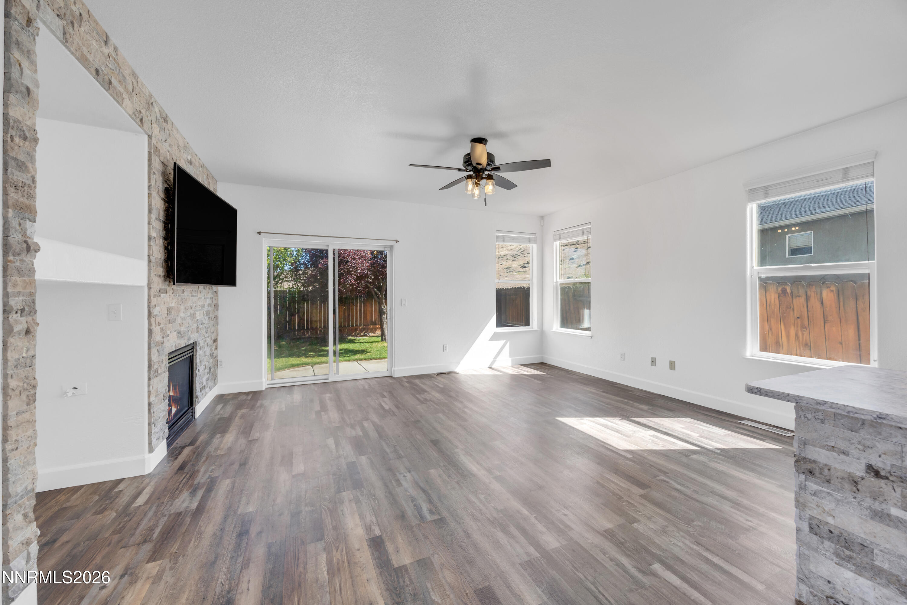 2926 E Nashua Place Property Photo 16