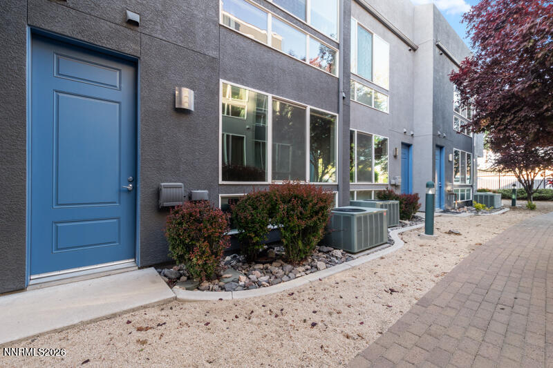 374 State Street Property Photo 15
