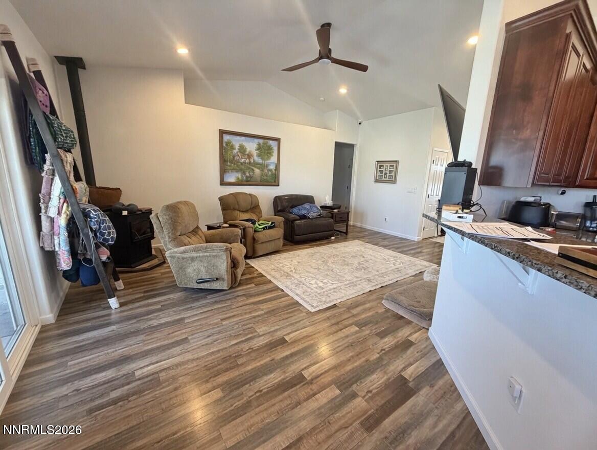 1135 Jungle Drive Property Photo 6