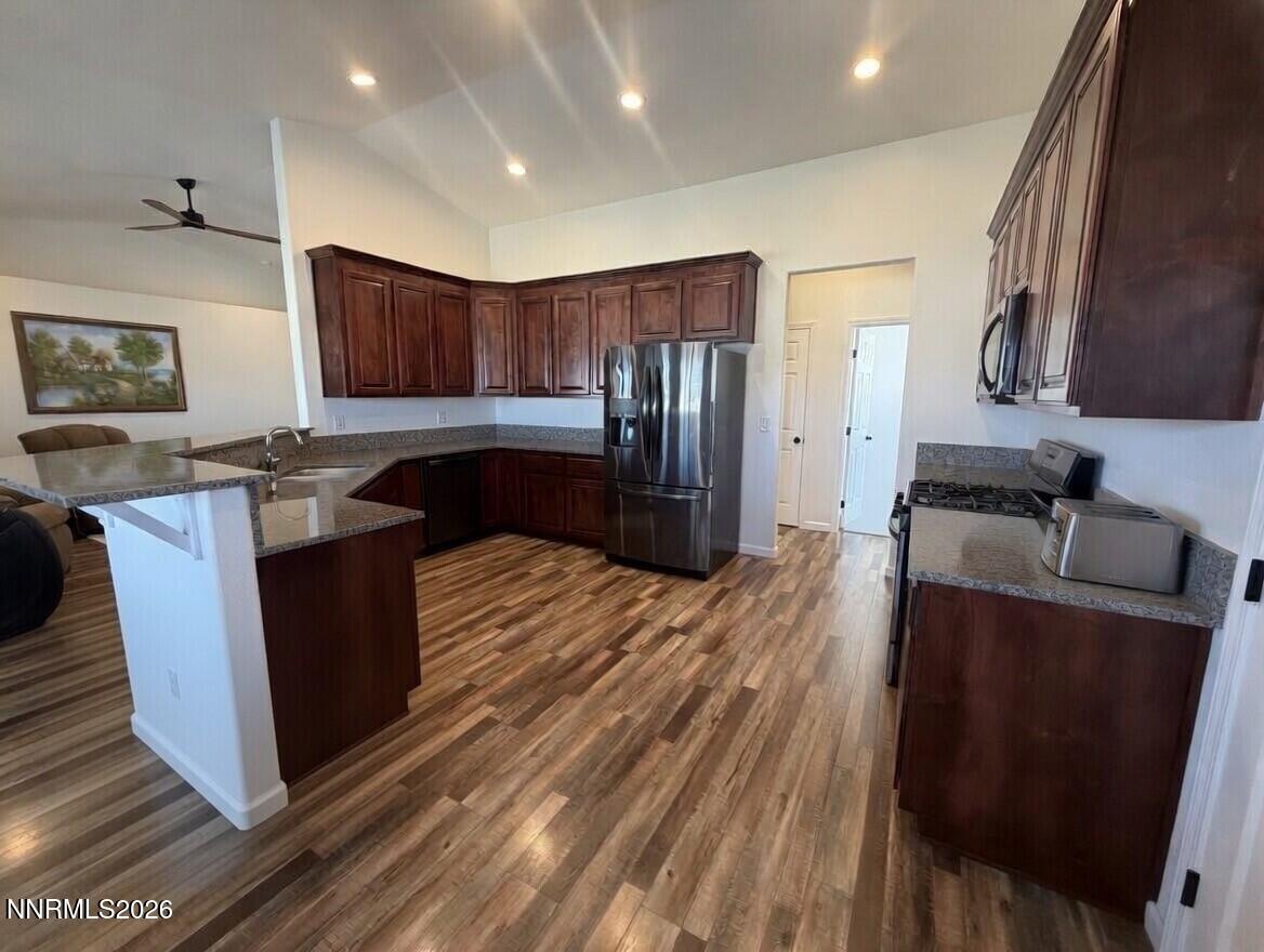 1135 Jungle Drive Property Photo 9