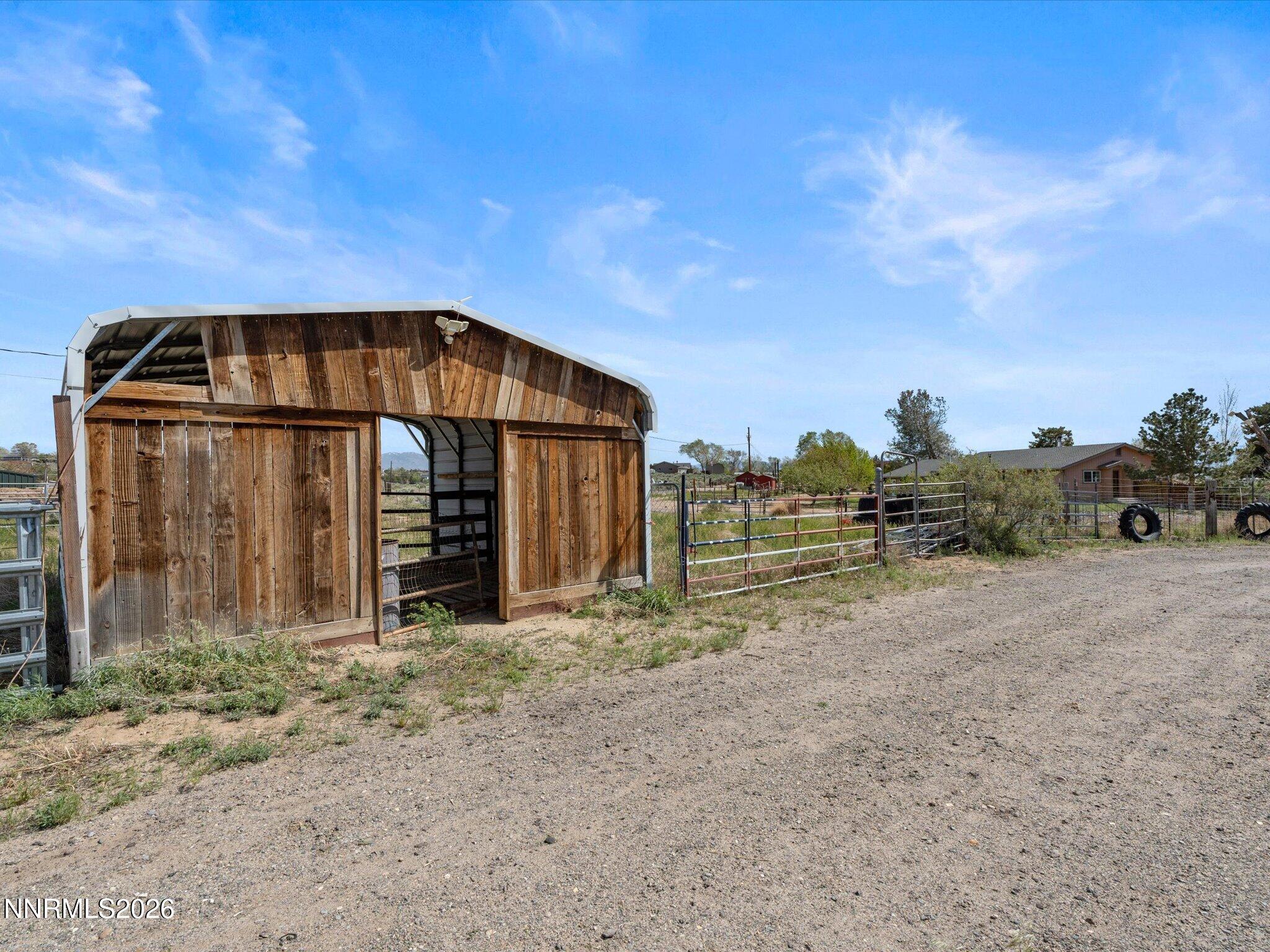 2530 Henning Lane Property Photo 27