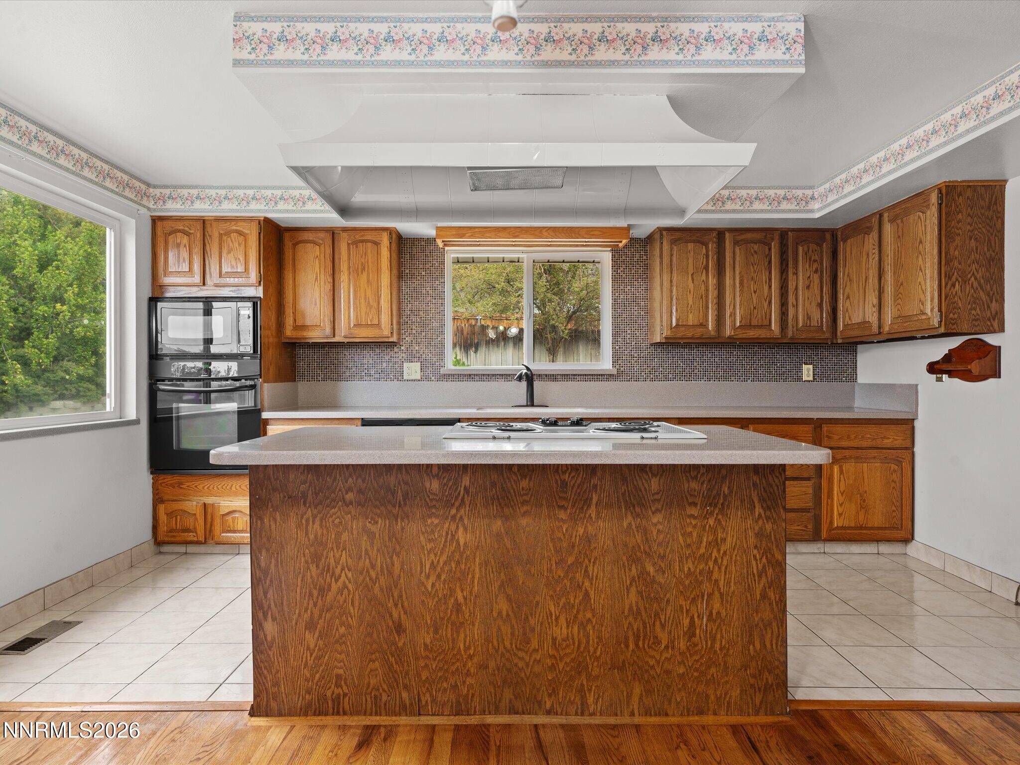 3370 Shawnee Circle Property Photo 9