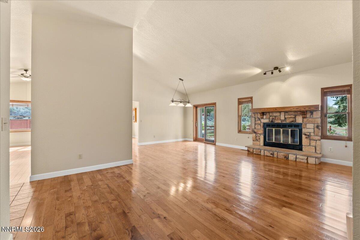 6304 Meadow Creek Drive Property Photo 6