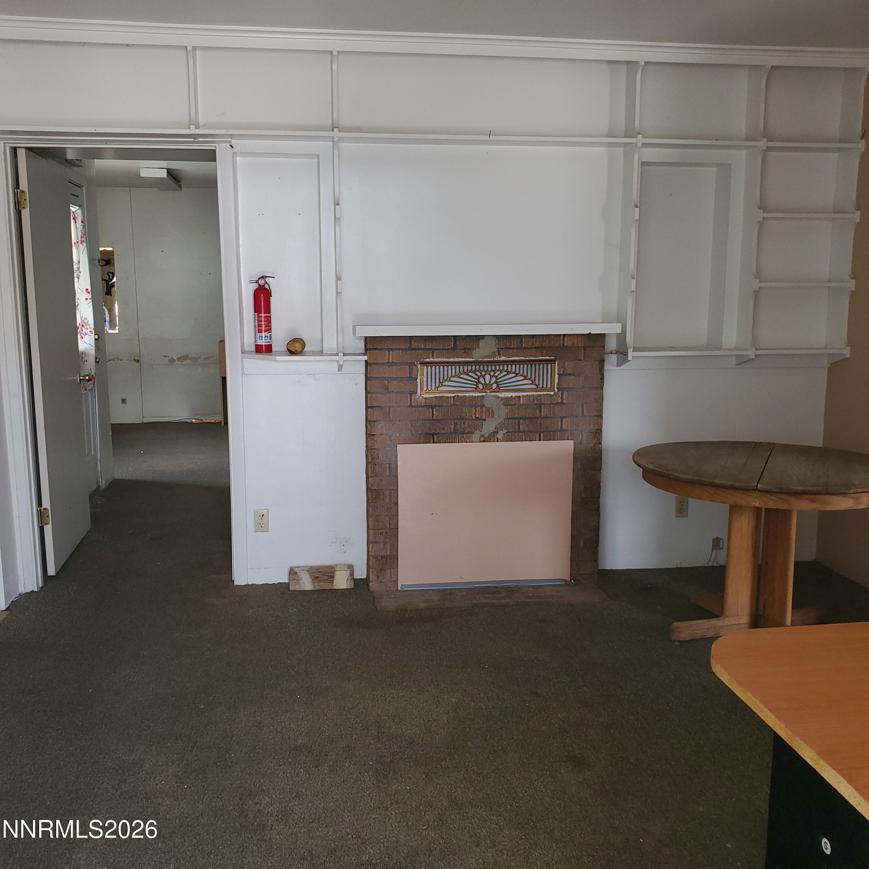 960 E Street Property Photo 3