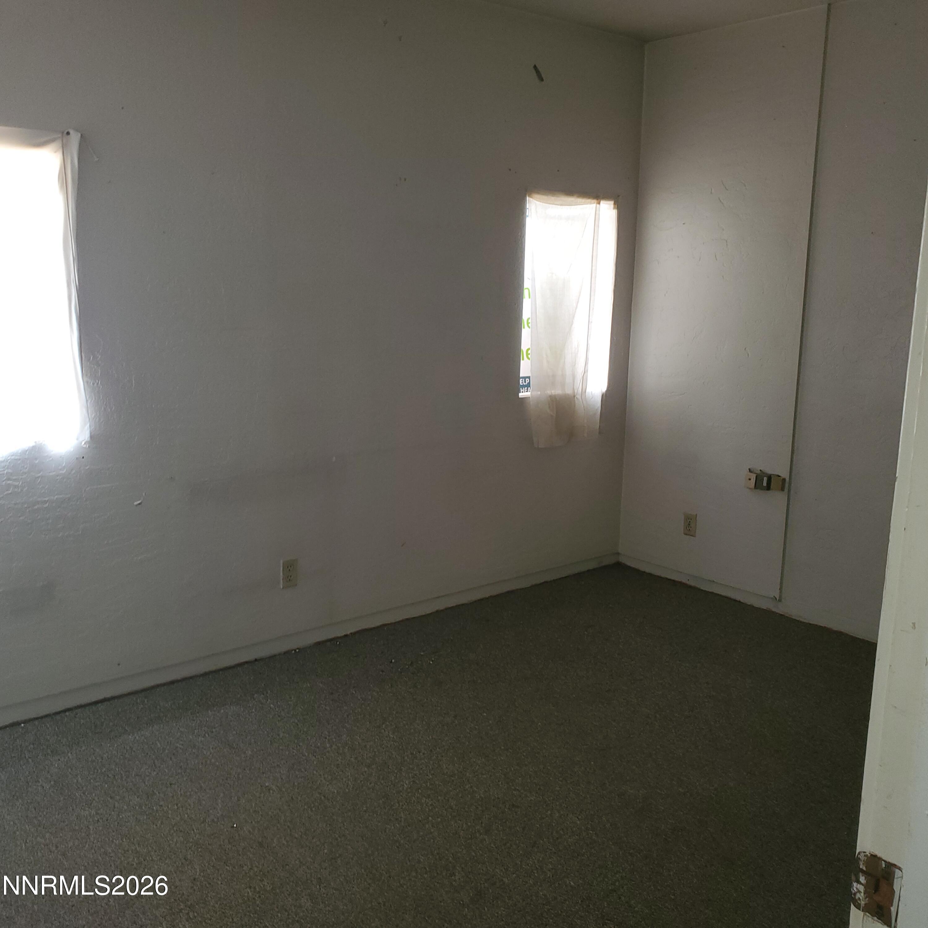 960 E Street Property Photo 5