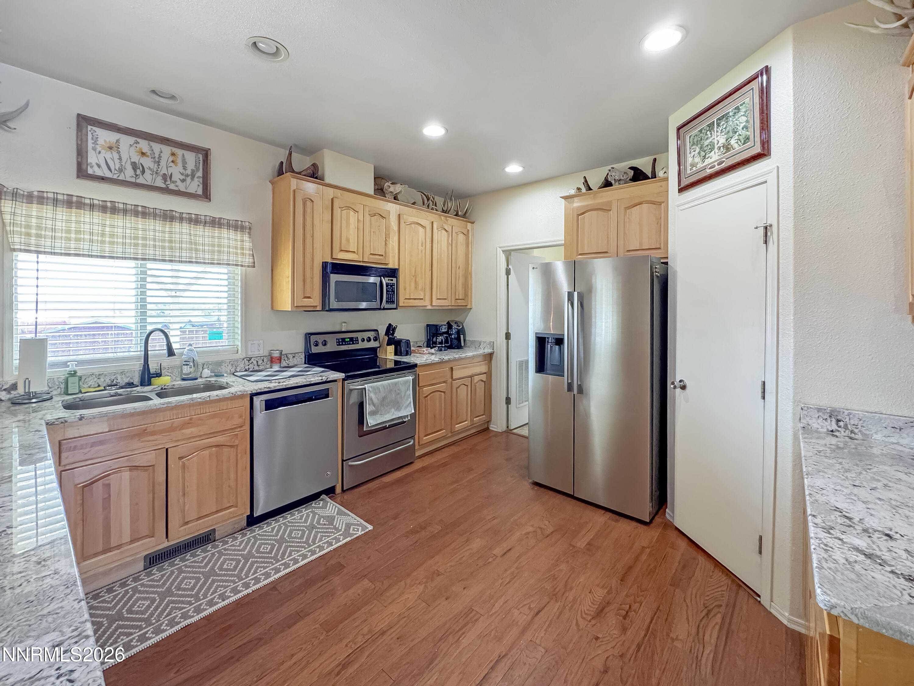 10140 Reins Way Property Photo 4