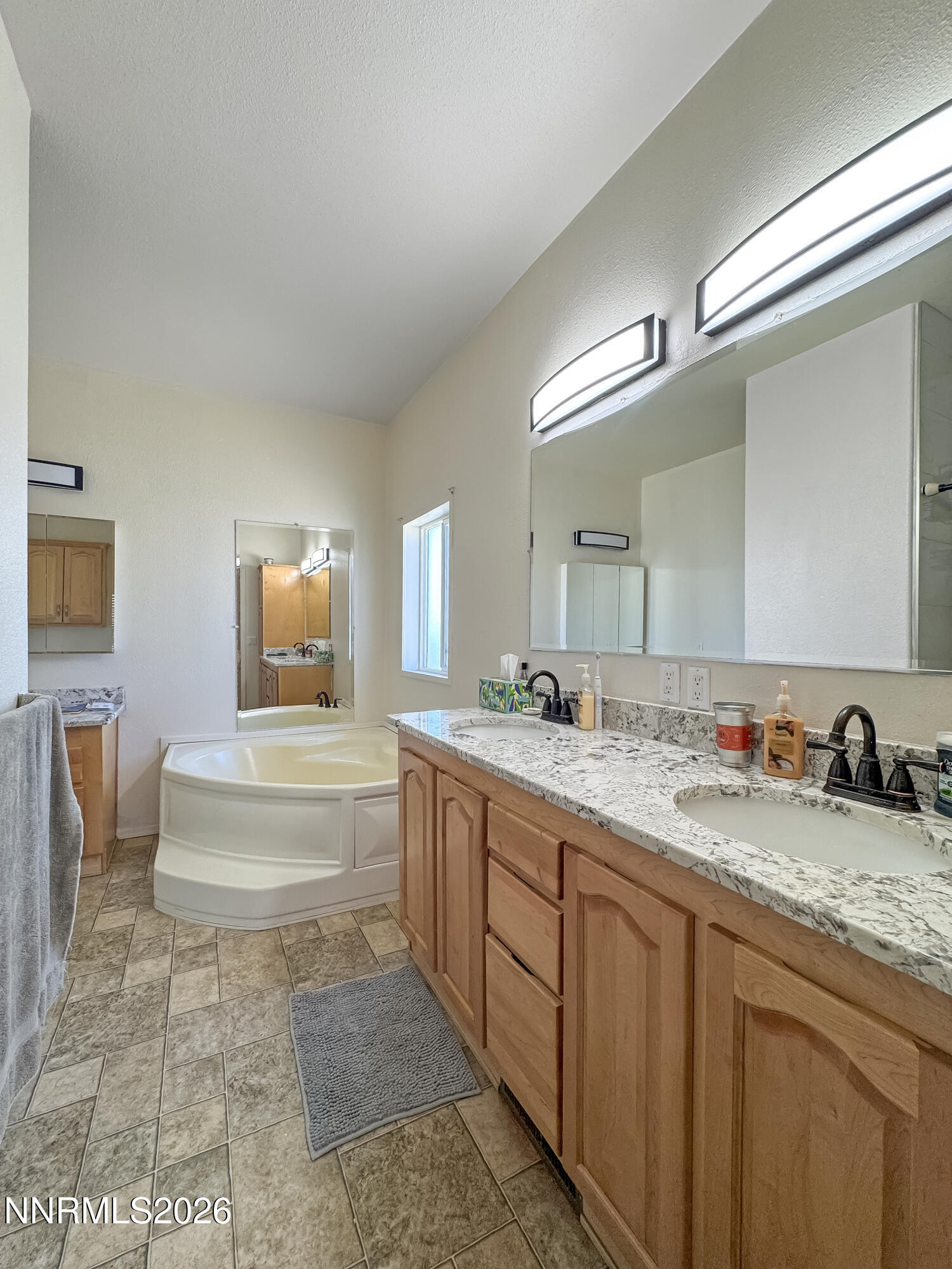 10140 Reins Way Property Photo 7
