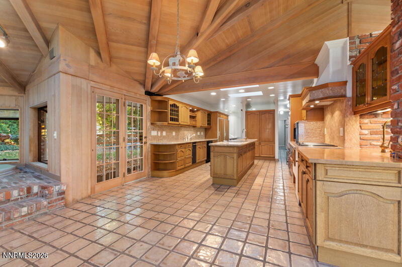 1880 Meadowview Lane Property Photo 11