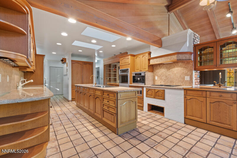 1880 Meadowview Lane Property Photo 14