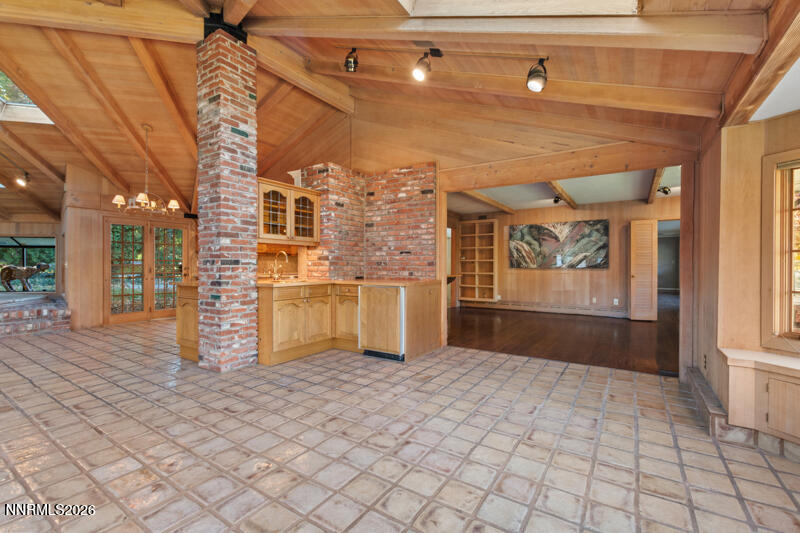 1880 Meadowview Lane Property Photo 21