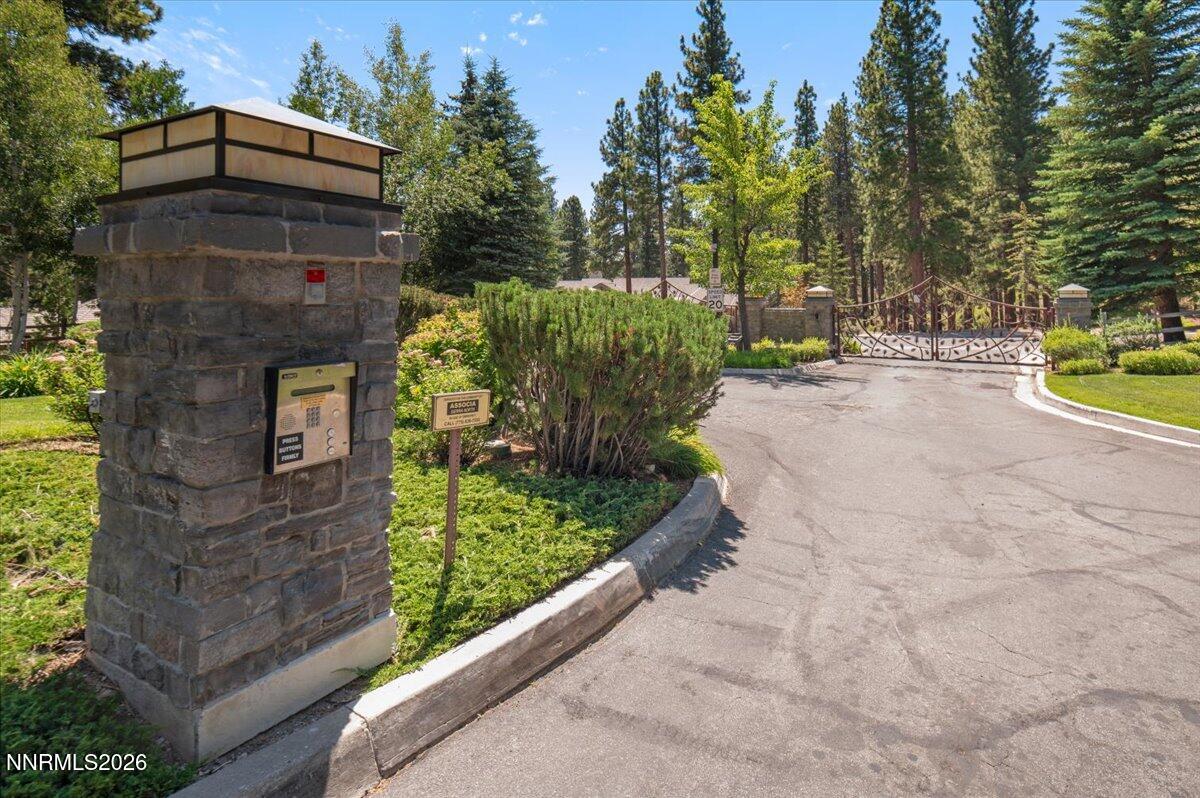 279 E Jeffrey Pine Road Property Photo 2