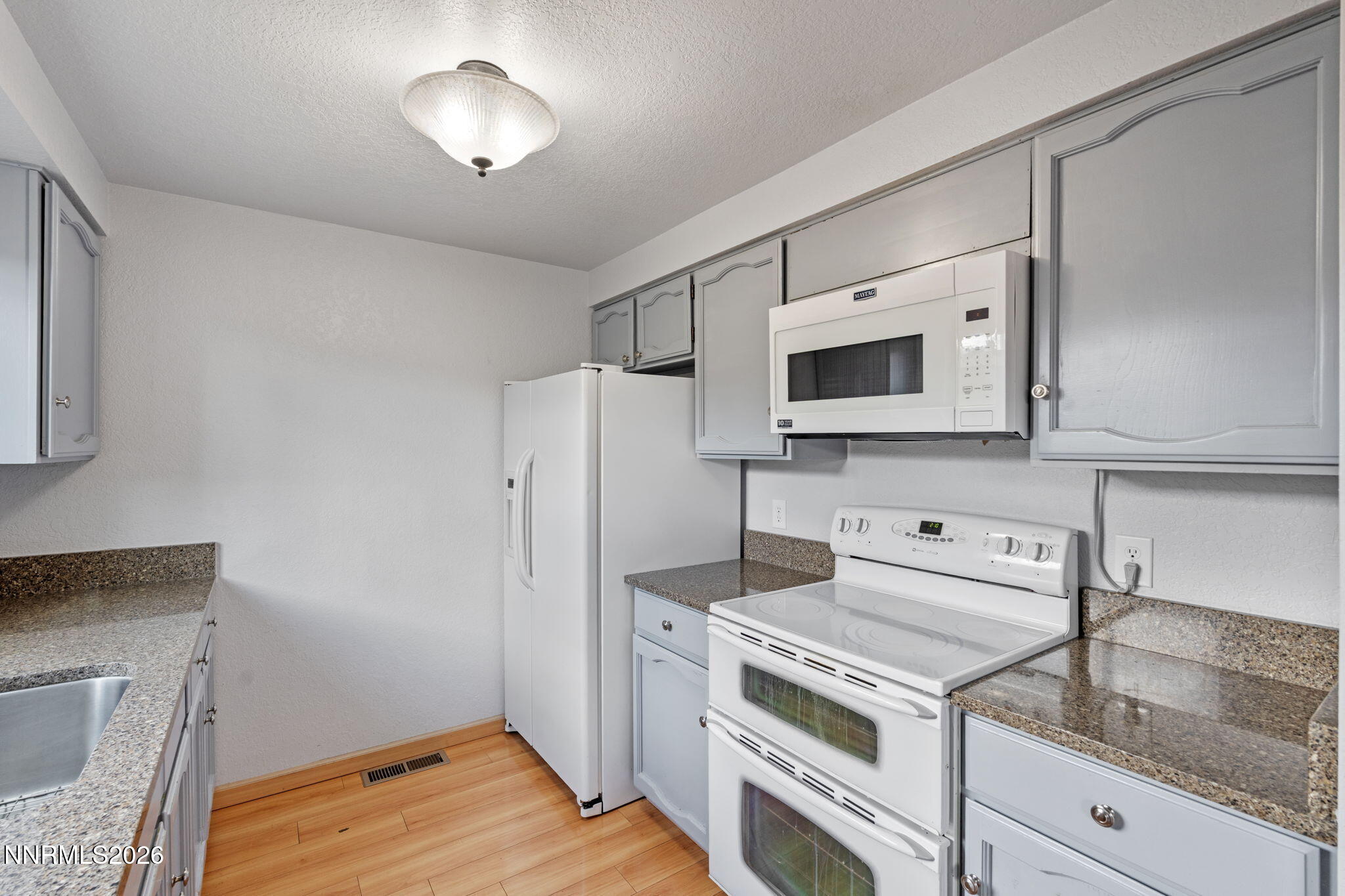 718 Travis Drive Unit B Property Photo 11