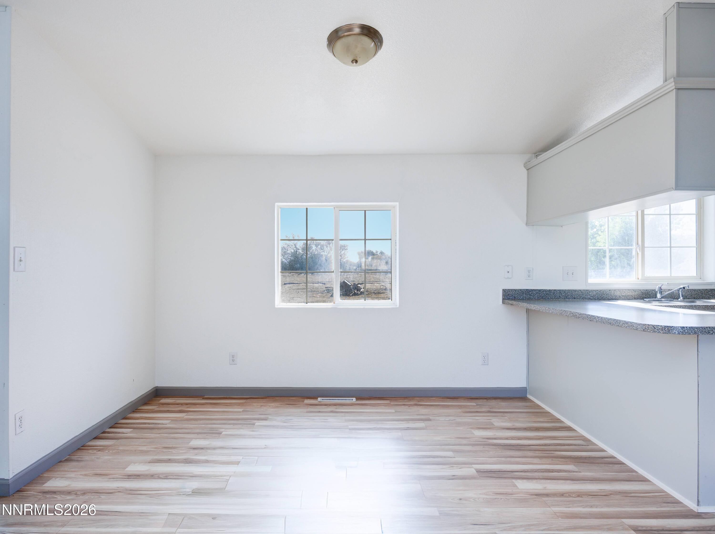 1540 Melanie Drive Property Photo 4