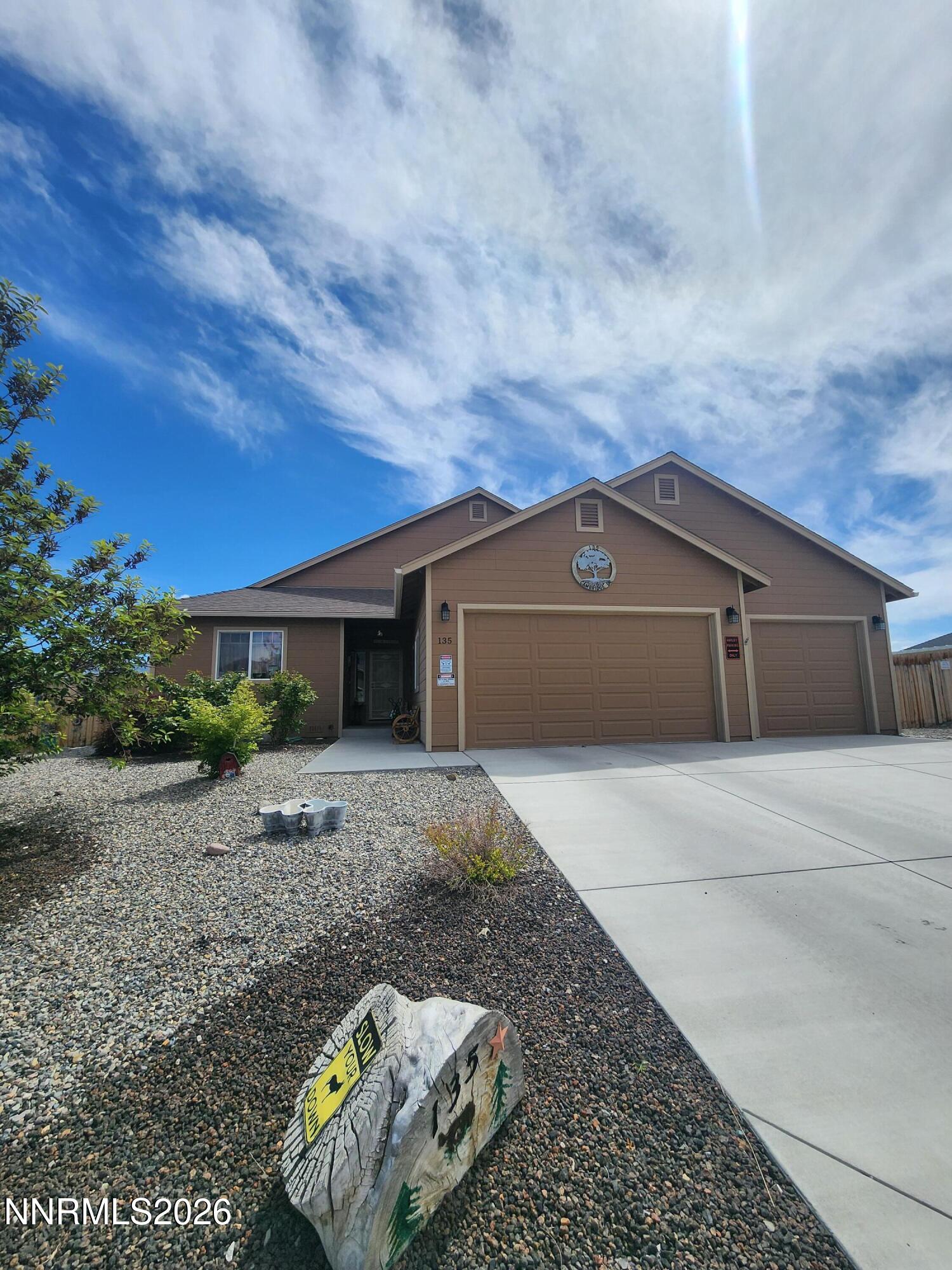 135 Cambridge Drive Property Photo 1
